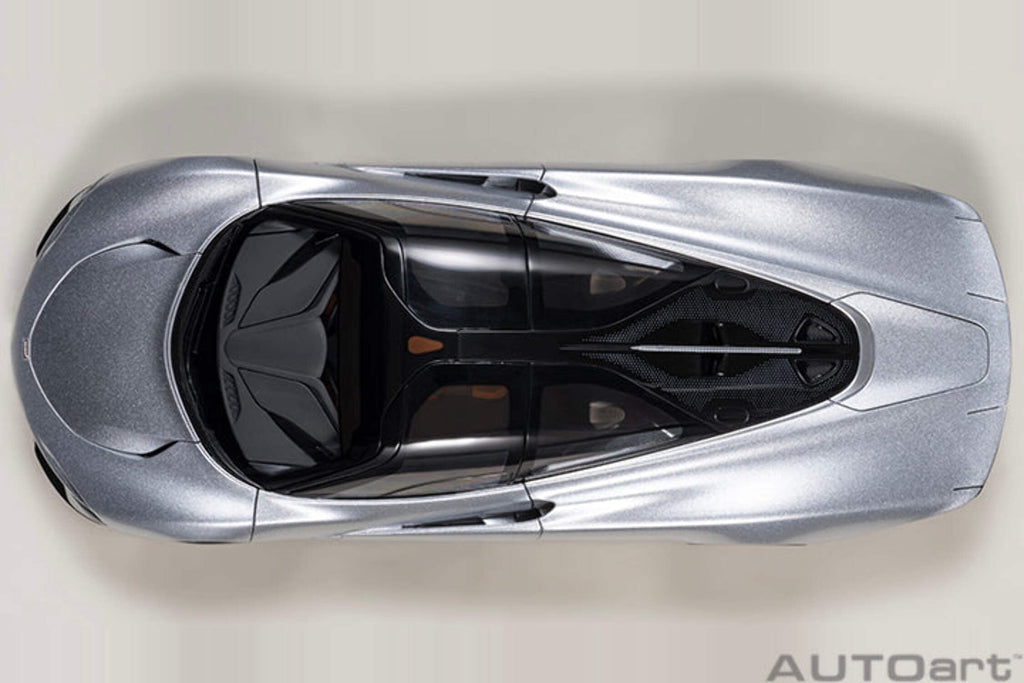 McLaren Speedtail Supernova Silver Metallic with Black Top and Suitcase Accessories 1/18 Model Car by Autoart