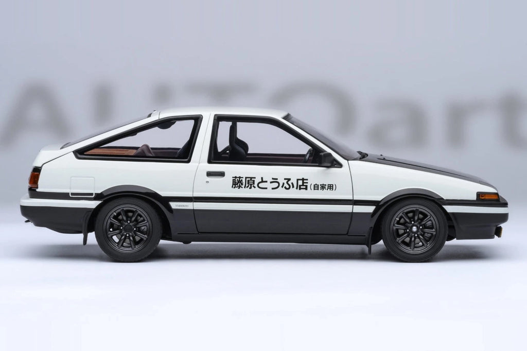 Toyota Sprinter Trueno (AE86) RHD "Project D Final Version" White w/Carbon Hood "Initial D" 1995-2013 1/18 Model Car by Autoart
