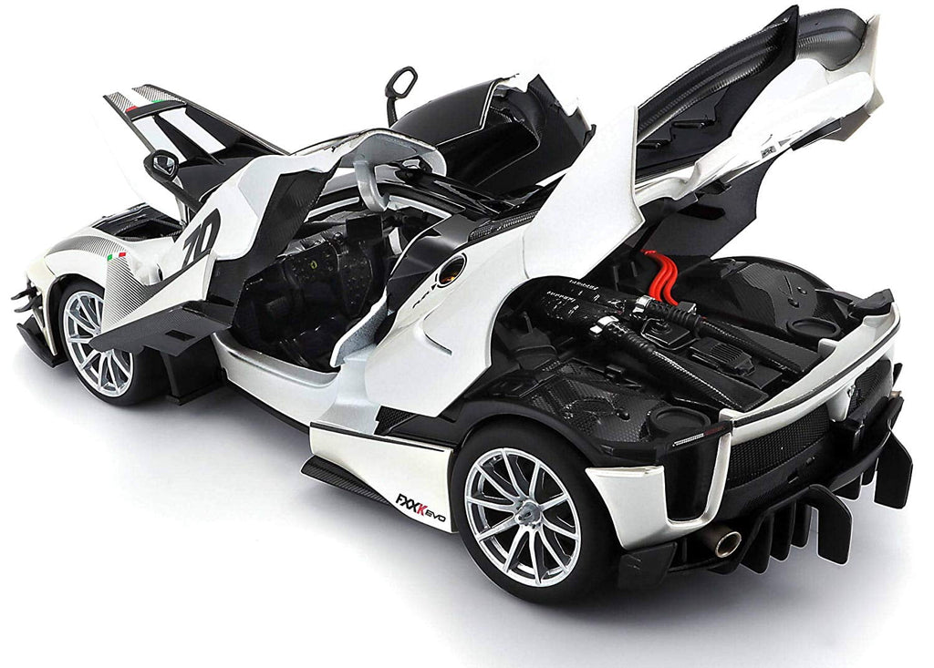 Ferrari FXX-K Evo #70 White 1/18 Diecast Model Car by Bburago