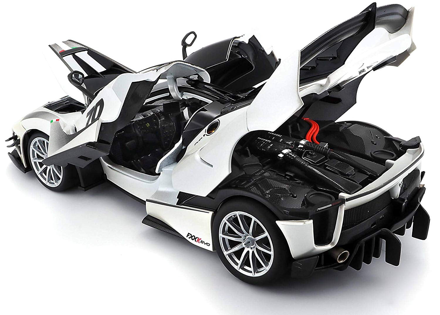 Ferrari FXX-K Evo #70 White 1/18 Diecast Model Car by Bburago