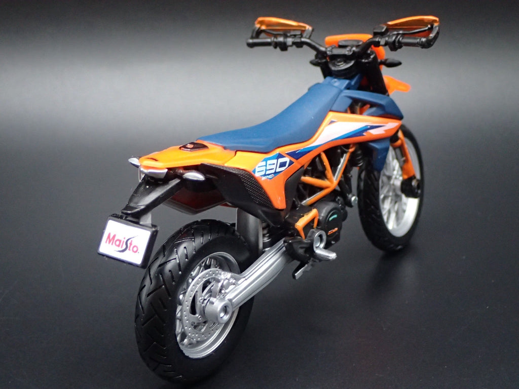 Open Box KTM 690 SMCR DIRT BIKE MOTORCYCLE ORANGE 1/18 SCALE DIORAMA DIECAST MODEL BIKE