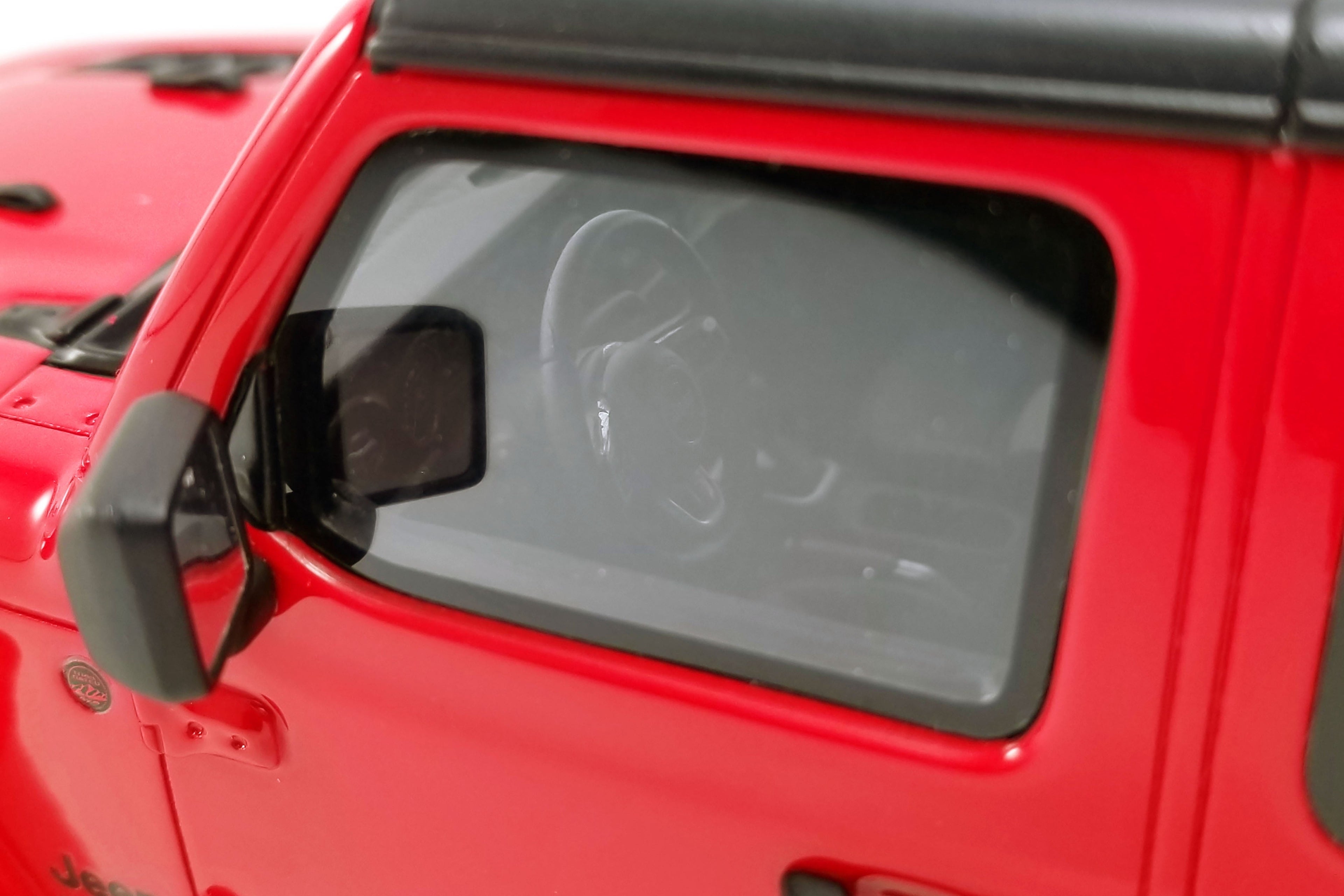 2019 Jeep Gladiator Rubicon Pickup Truck, Firecracker Red - GT Spirit US024 - 1/18 scale Resin Model Toy Car