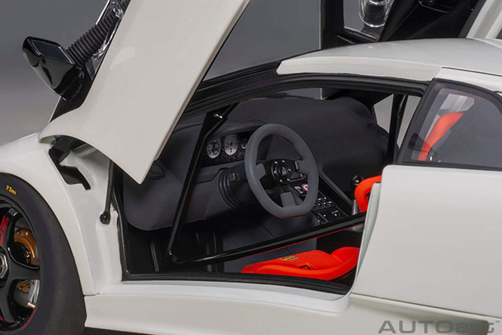 Lamborghini Diablo SV-R Impact White 1/18 Model Car by Autoart