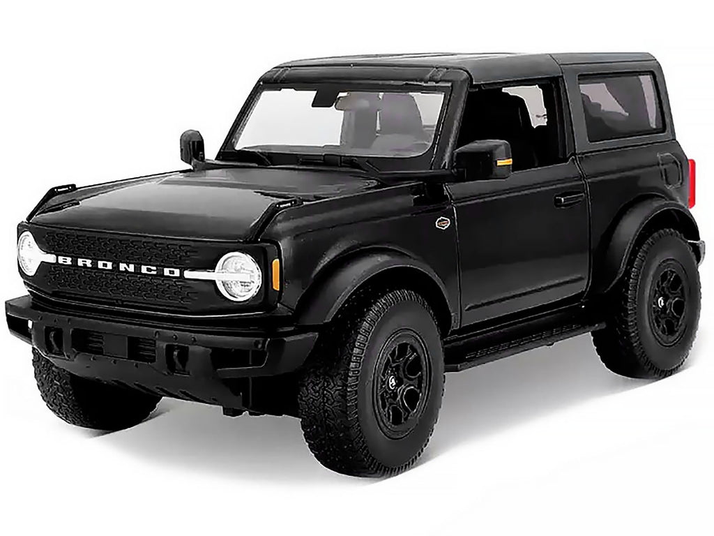 2021 Ford Bronco Wildtrak Black Metallic with Dark Gray Top "Special Edition" 1/18 Diecast Model Car by Maisto