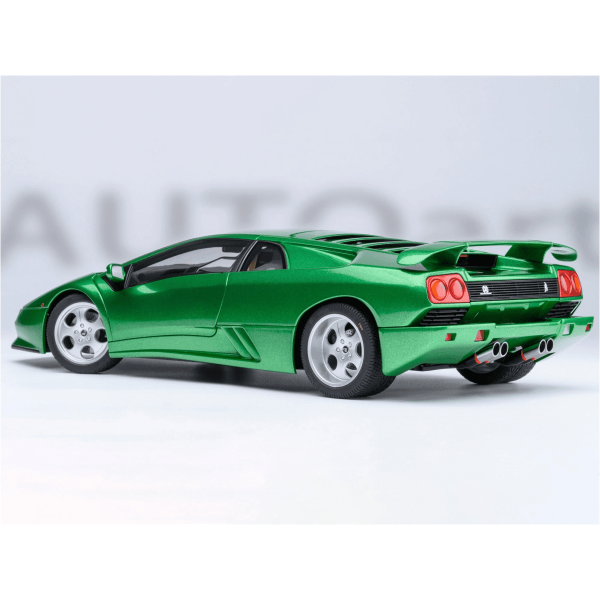Lamborghini Diablo SE30 Verde Mic/Green Metallic 1/18 Model Car by Autoart