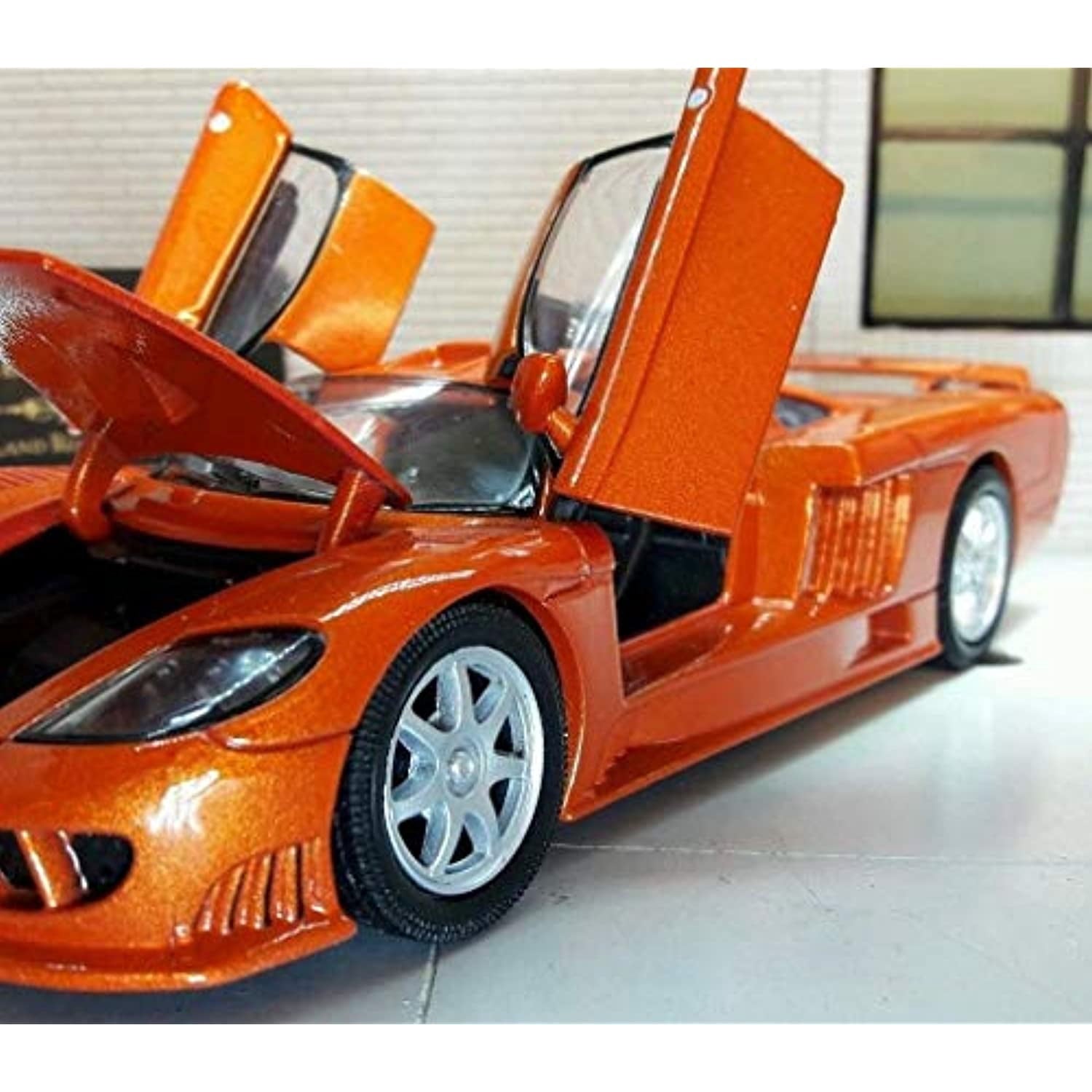 Motormax 73117bk Saleen S7 1-18 Black Diecast Car Model