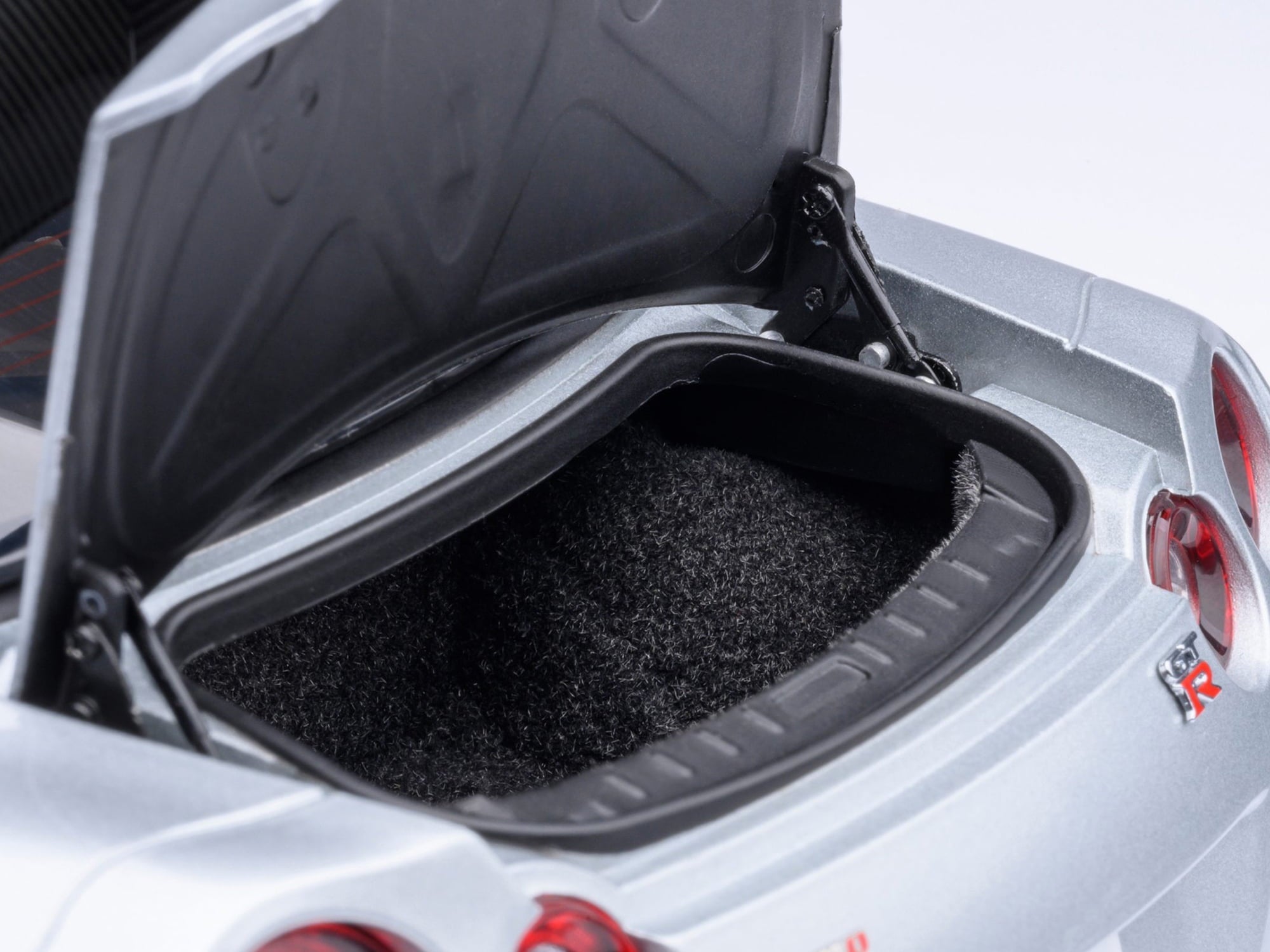 2022 Nissan GT-R (R35) Nismo Special Edition RHD Ultimate Metal Silver with Carbon Hood and Top 1/18 Model Car by Autoart