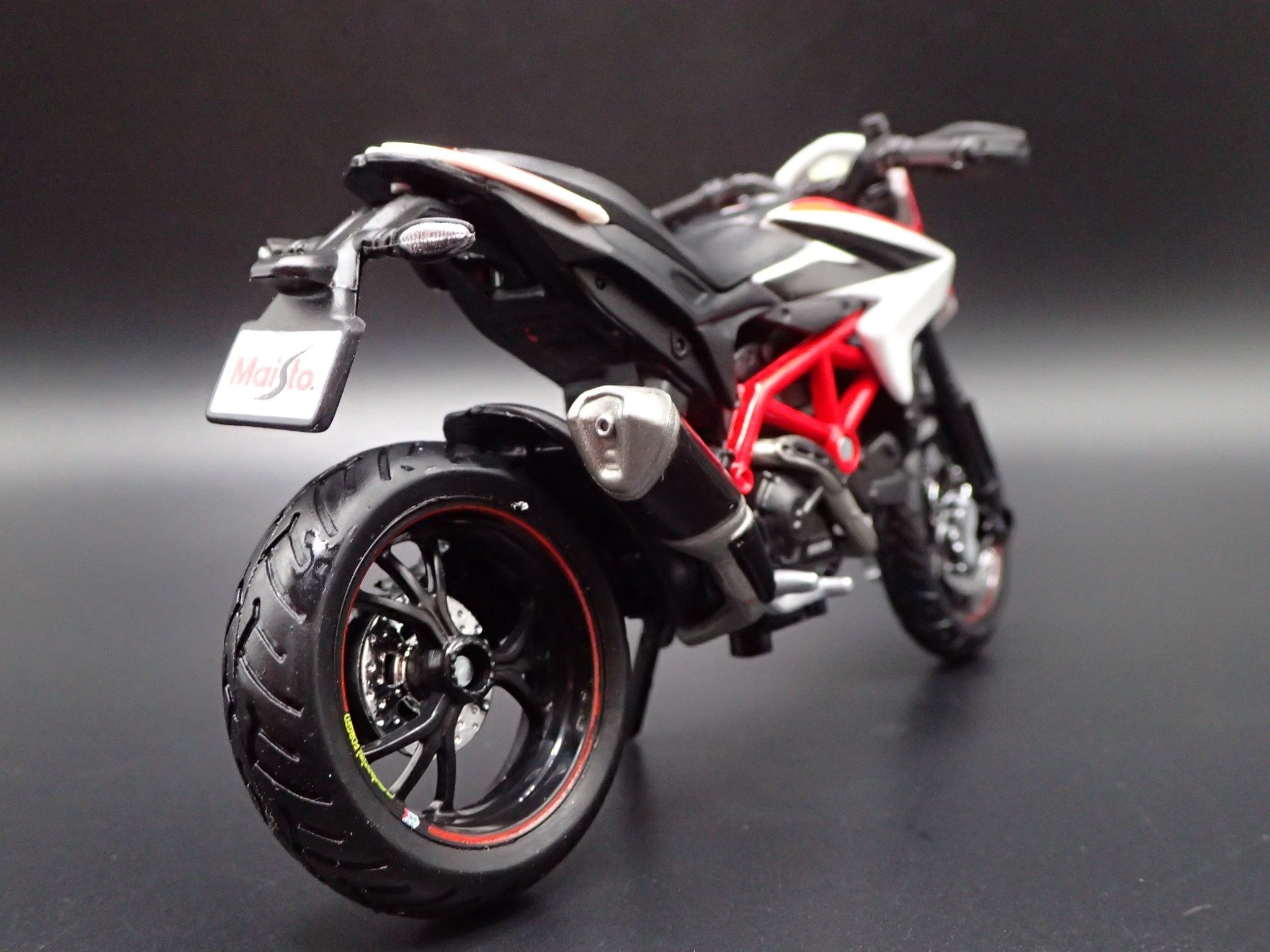Open Box DUCATI HYPERMOTARD SP SPORT BIKE MOTORCYCLE 1/18 SCALE DIECAST MODEL BIKE