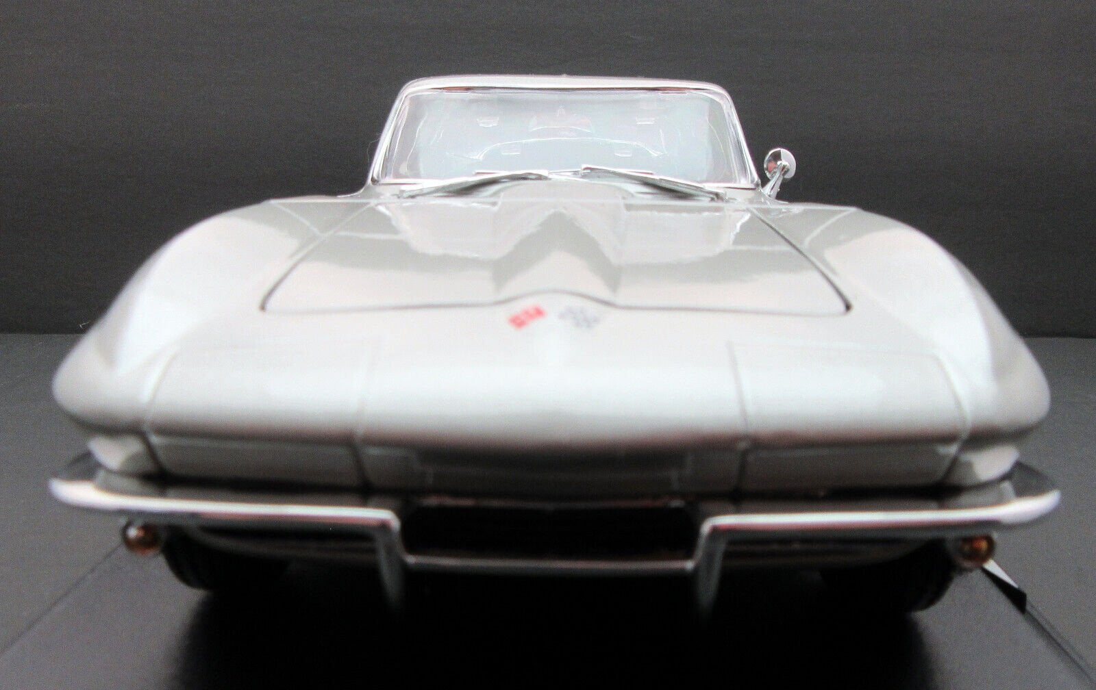 1:18 1965 Chevy Corvette