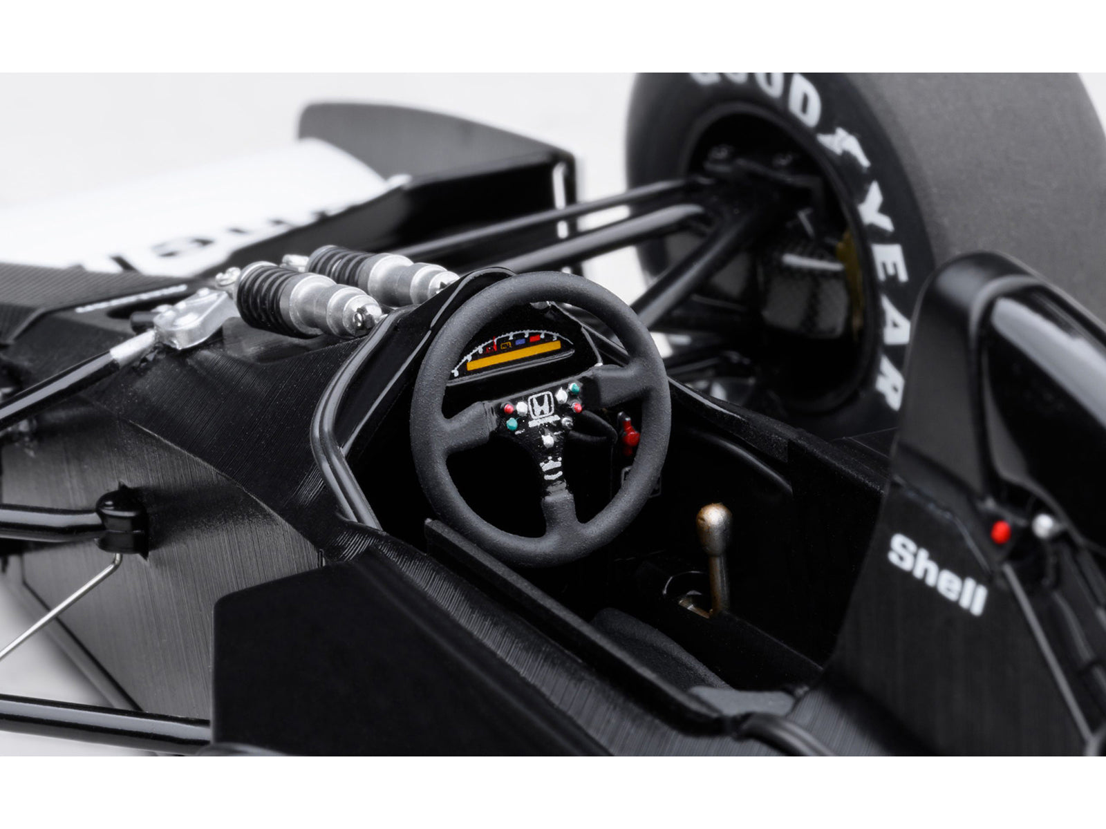 AUTOart 1:18 McLaren Honda MP4/6 - Japanese GP 1991 Ayrton Senna #1 (Without McLaren Logo)