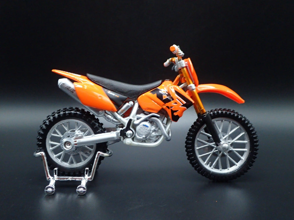 Open Box KTM 525SX DIRT BIKE MOTORCYCLE ORANGE 1/18 SCALE DIORAMA DIECAST MODEL BIKE