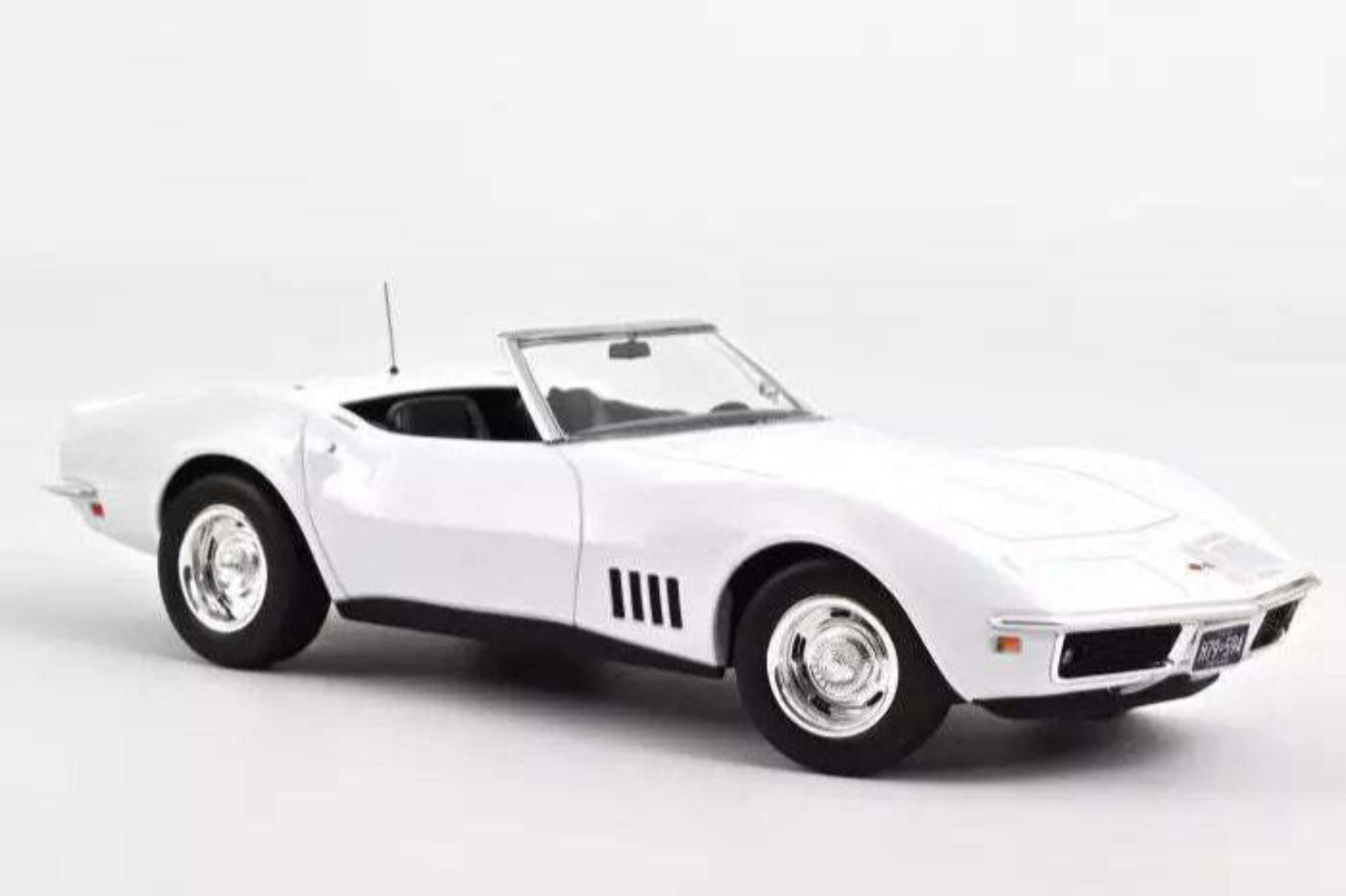 1969 Chevrolet Corvette Convertible Can Am White 1/18 Diecast Model Car by Norev