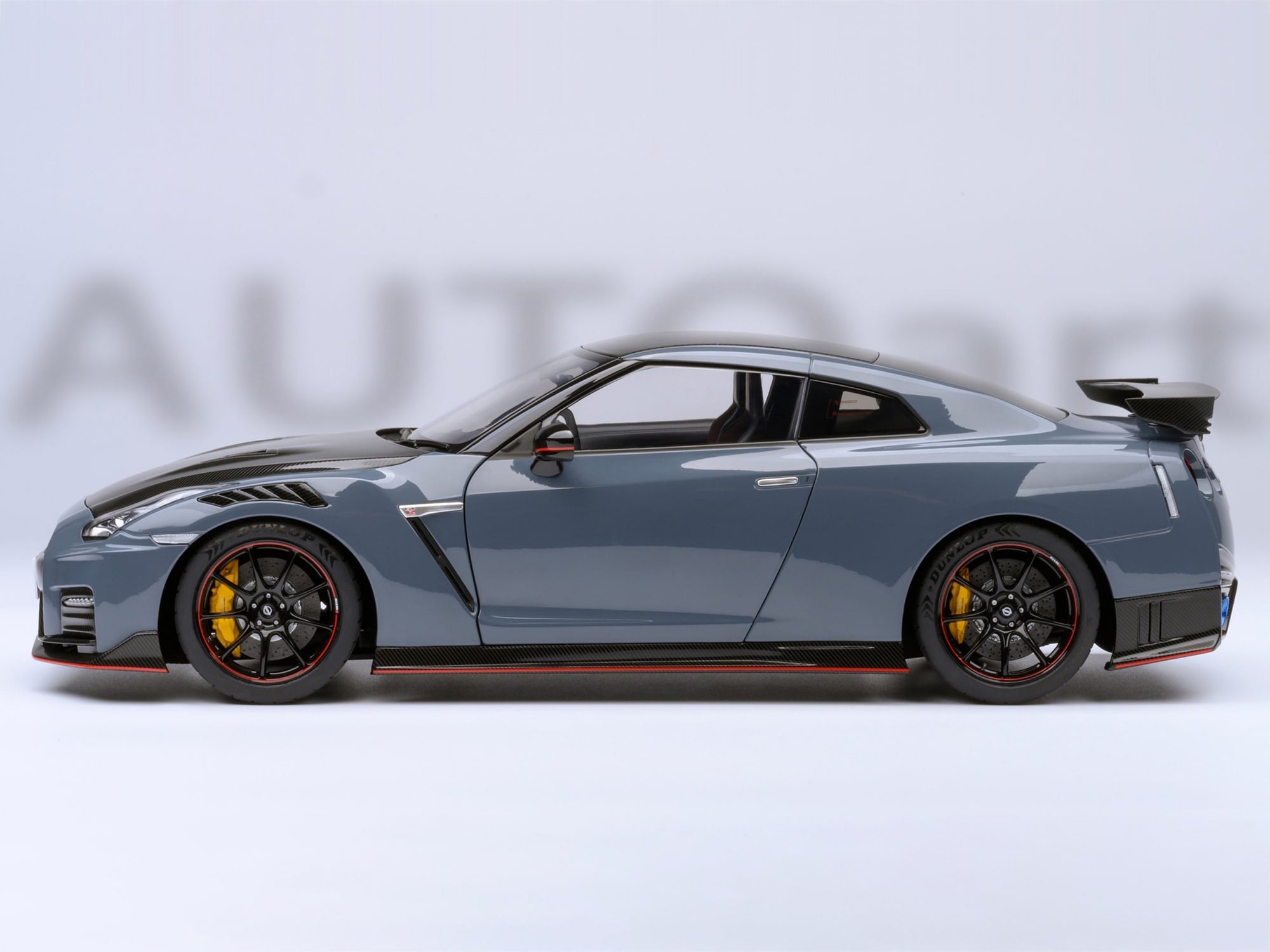 2022 Nissan GT-R (R35) Nismo Special Edition RHD Nismo Stealth Gray with Carbon Hood and Top 1/18 Model Car by Autoart