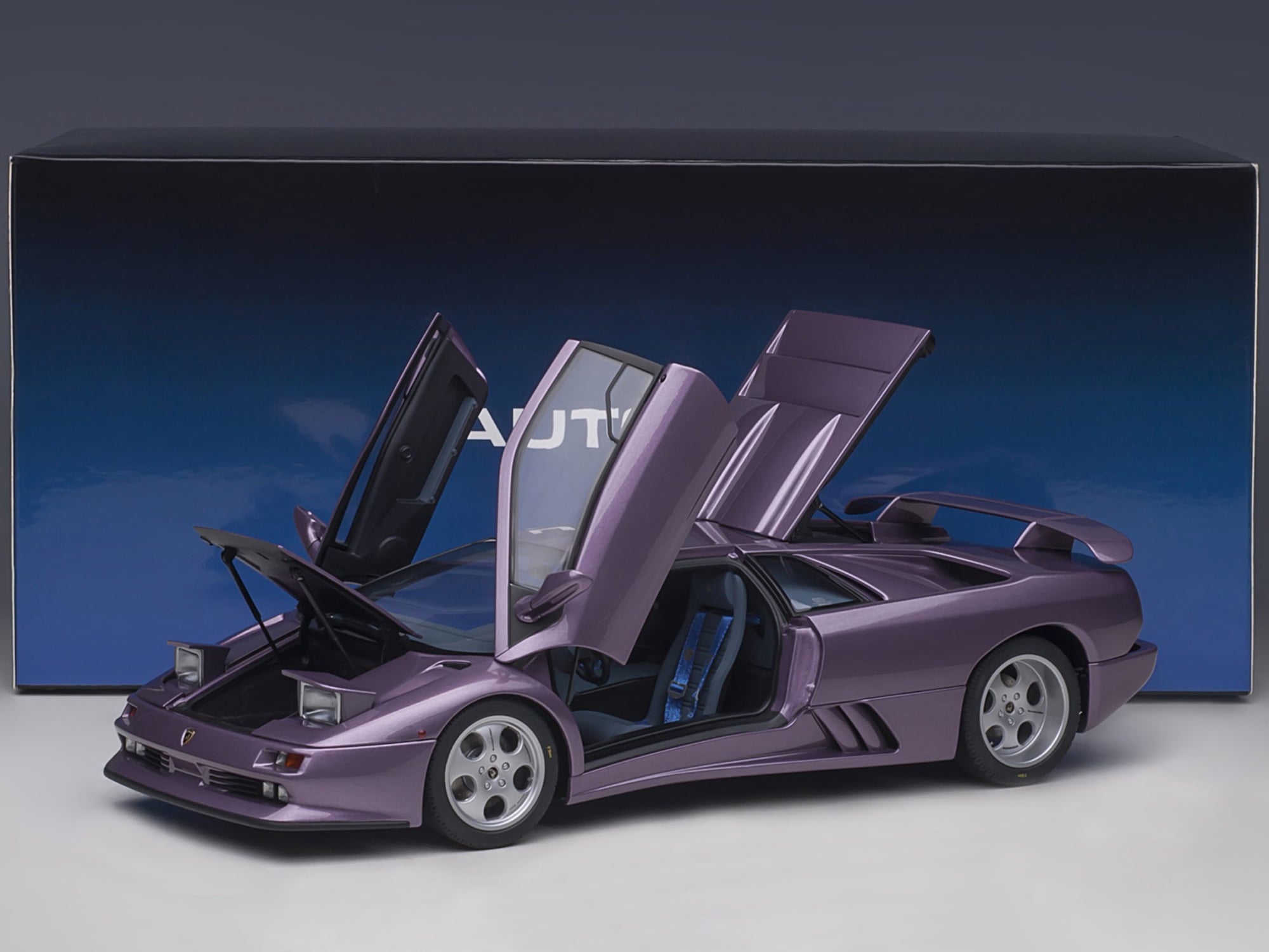 Lamborghini Diablo SE30 Jota Viola SE30 / Purple Metallic with Blue Interior 1/18 Model Car by Autoart