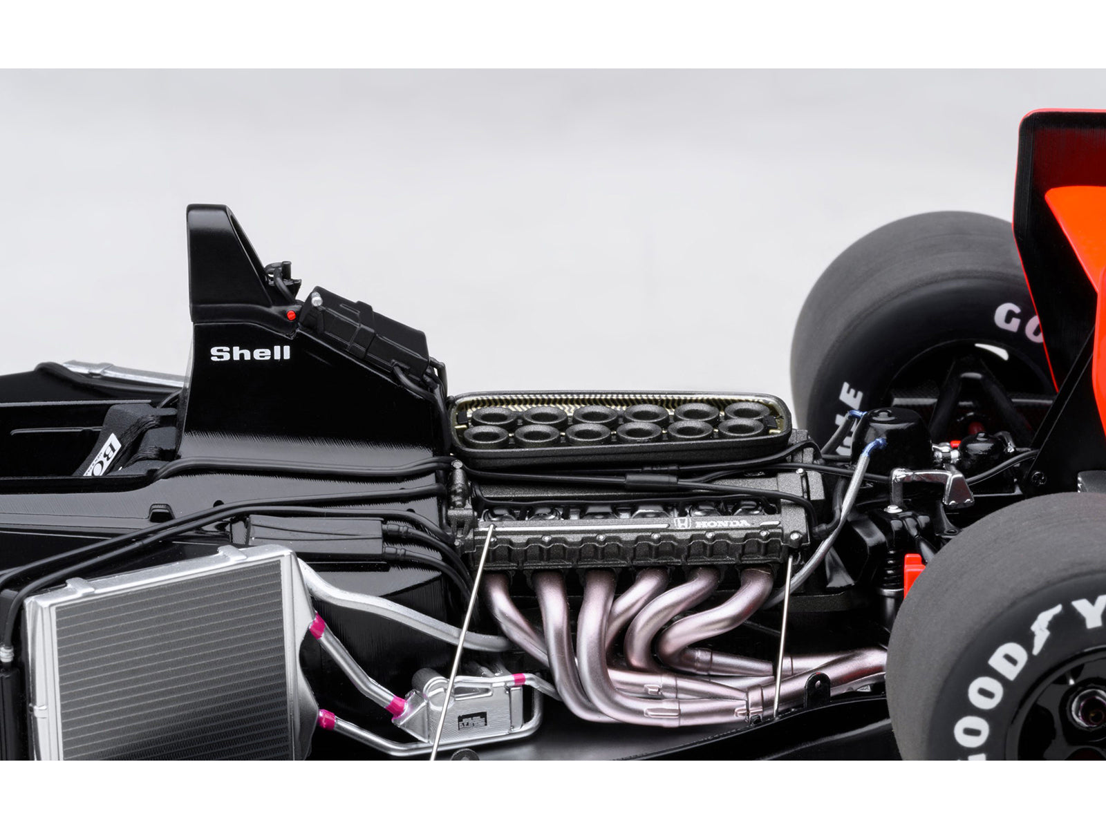 AUTOart 1:18 McLaren Honda MP4/6 - Japanese GP 1991 Ayrton Senna #1 (Without McLaren Logo)