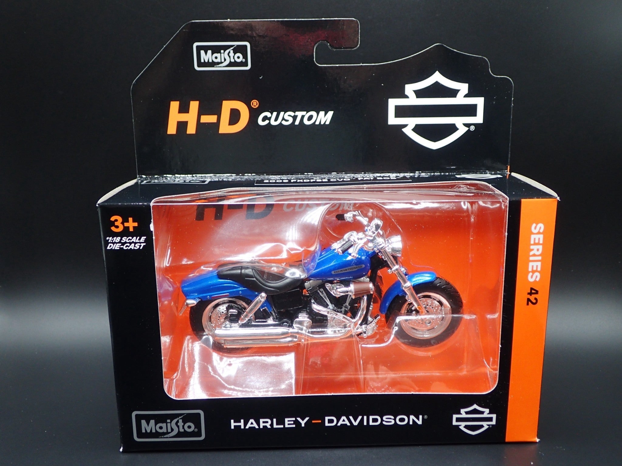 2009 09 FXDFSE CVO FAT BOB HARLEY DAVIDSON MOTORCYCLE MAISTO SERIES 42 1/18 BIKE