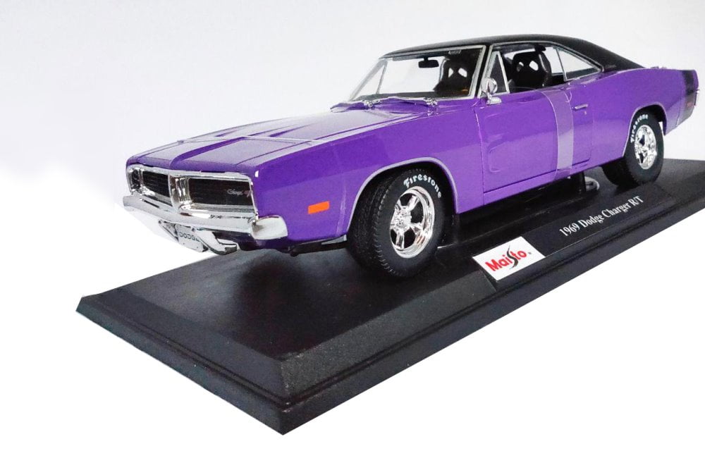 1969 Dodge Charger R/T, Purple - Maisto 31387PR - 1/18 scale Diecast Model Toy Car