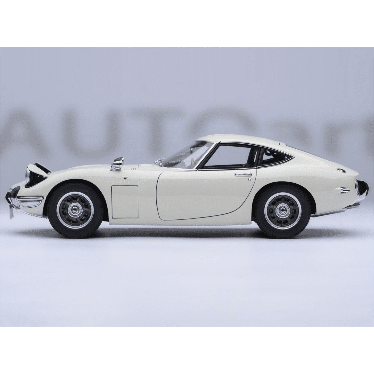 1967 Toyota 2000GT RHD (Right Hand Drive) White 1/18 Model Car by Autoart