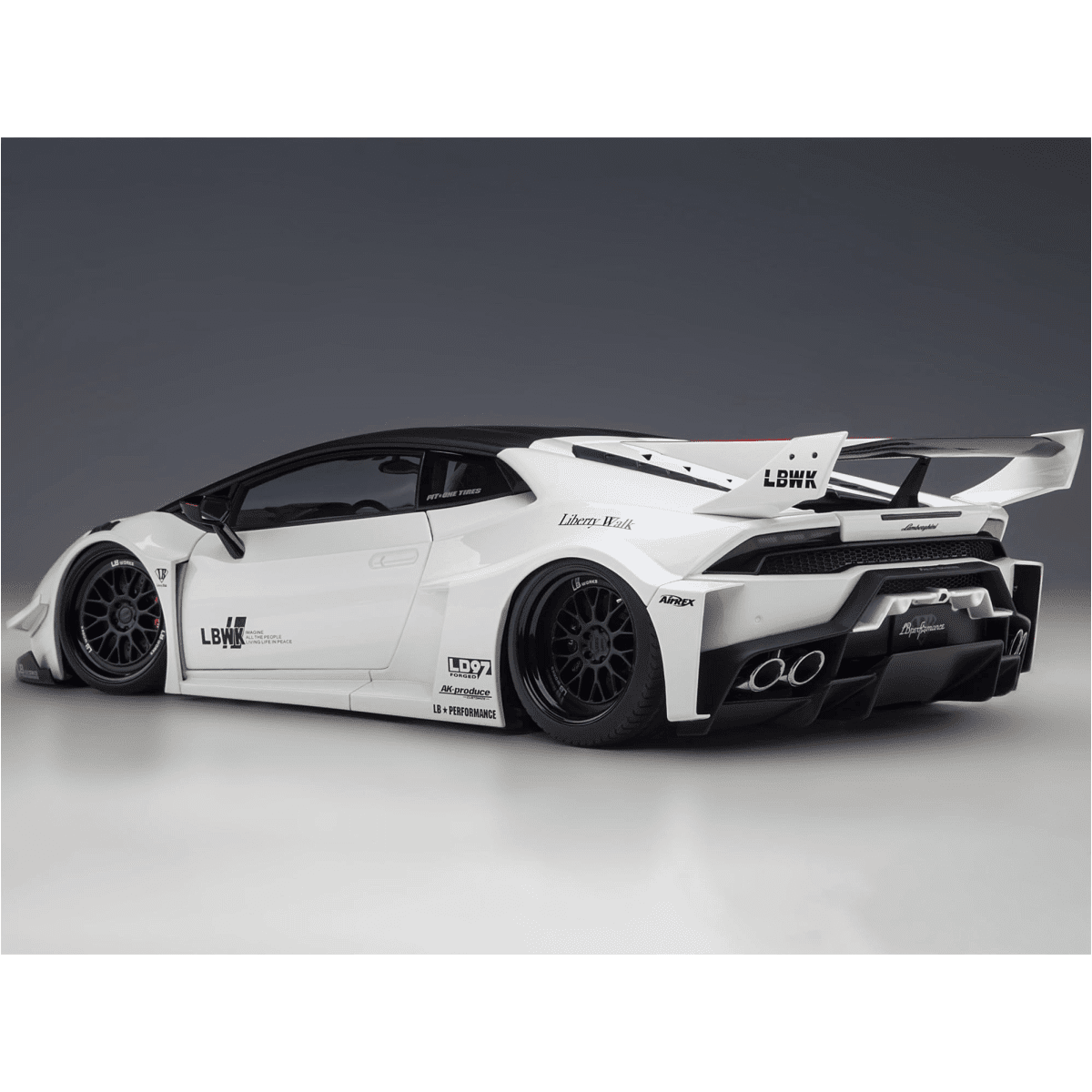 AUTOart Lamborghini Huracan GT Liberty Walk LB Silhouette Works White 1:18