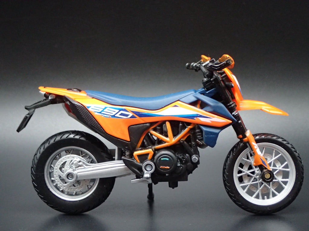 Open Box KTM 690 SMCR DIRT BIKE MOTORCYCLE ORANGE 1/18 SCALE DIORAMA DIECAST MODEL BIKE