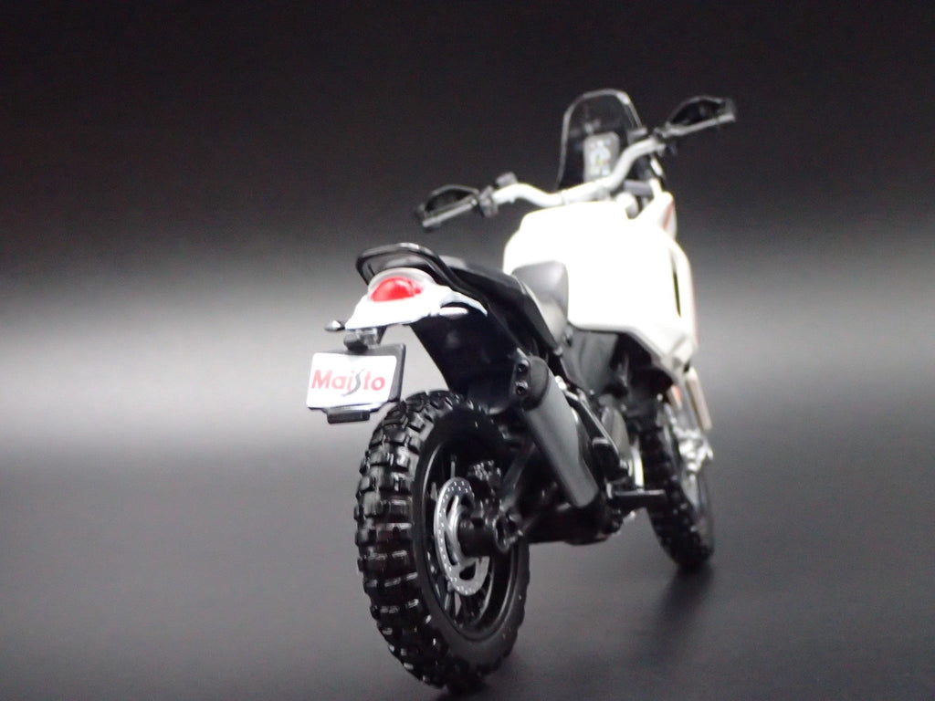 Open Box DUCATI DESERTX BIKE MOTORCYCLE WHITE 1/18 SCALE DIORAMA DIECAST MODEL BIKE