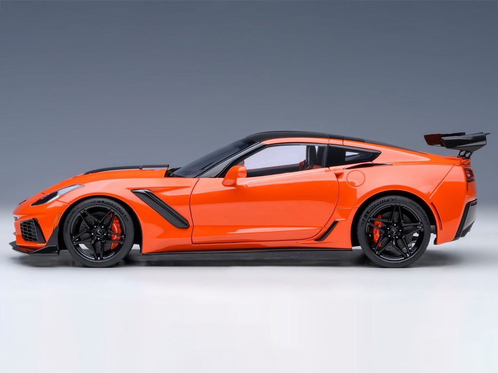 2019 Chevrolet Corvette C7 ZR1 Sebring Orange Tintcoat with Carbon Top 1/18 Model Car by Autoart
