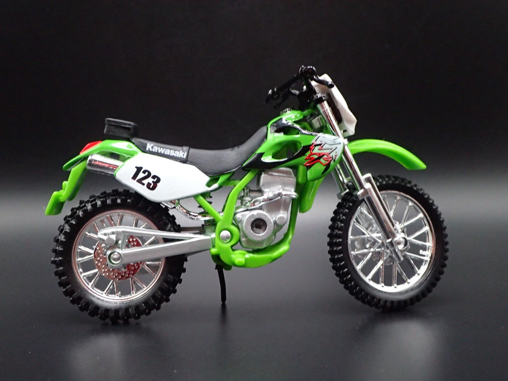 Open Box KAWASAKI KLX 250SR DIRT BIKE MOTORCYCLE GREEN 1/18 SCALE DIECAST MODEL BIKE