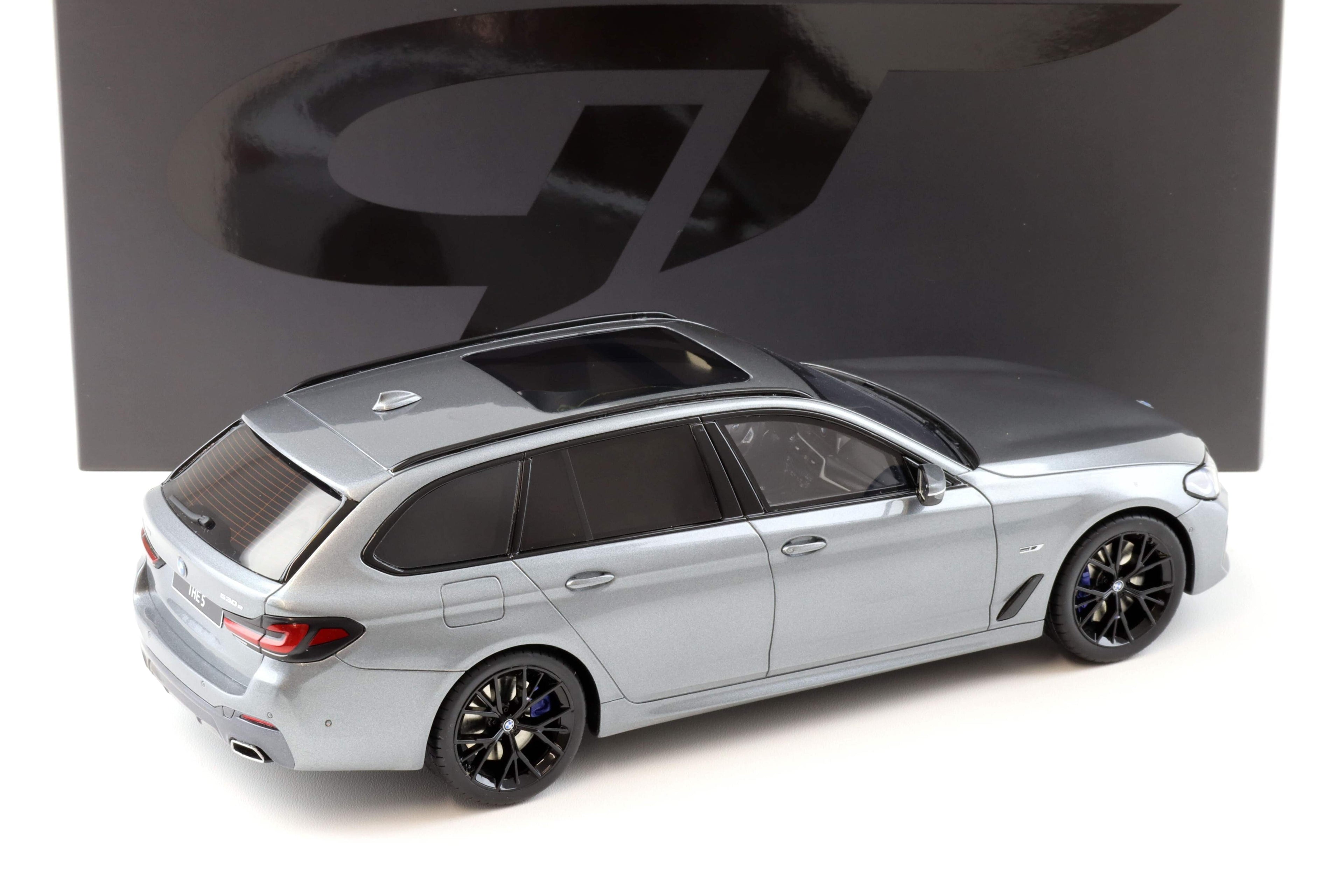 2023 BMW 530E XDrive M Silver Metallic 1/18 Model Car by GT Spirit