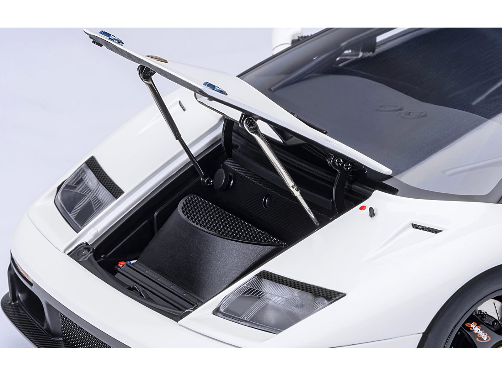 Lamborghini Diablo GTR Impact White 1/18 Diecast Model Car by Autoart