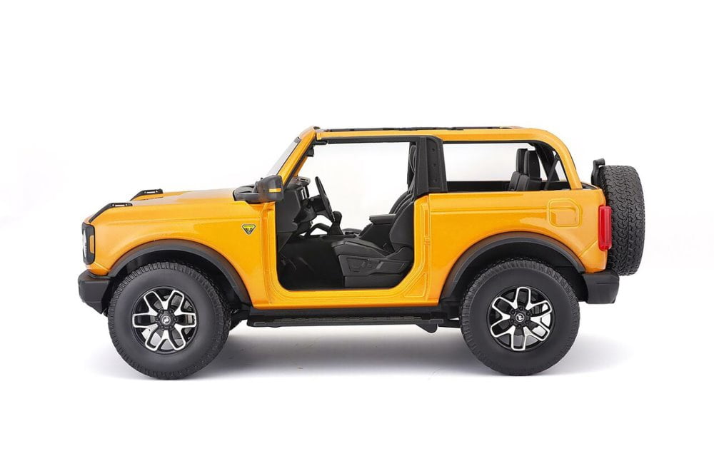 2021 Ford Bronco Badland, Orange - Maisto 31457OR - 1/18 scale Diecast Model Toy Car