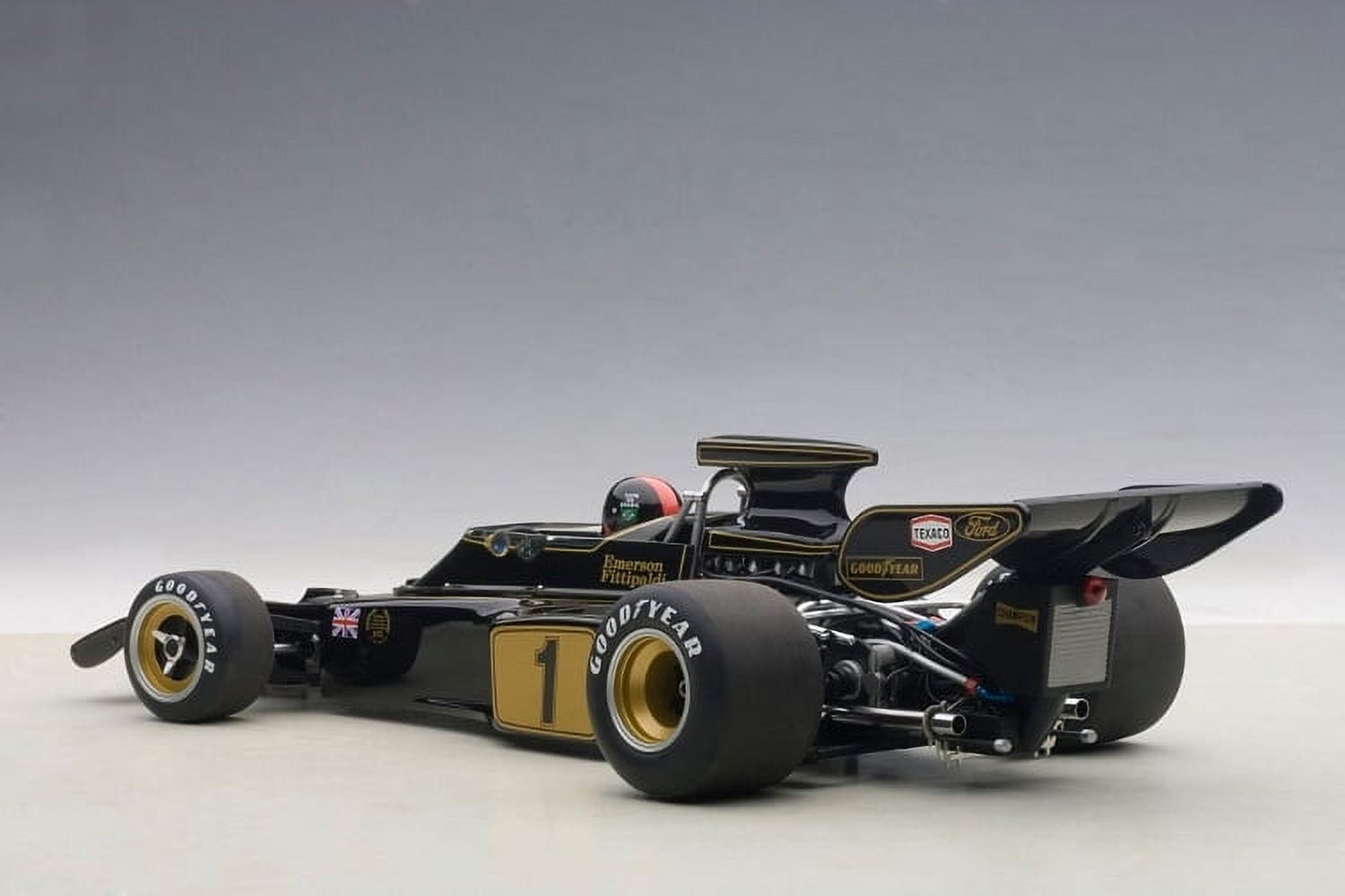 Lotus 72E 1973 Emerson Fittipaldi #1 with Driver Figure in Cockpit 1/18 Model Car by Autoart