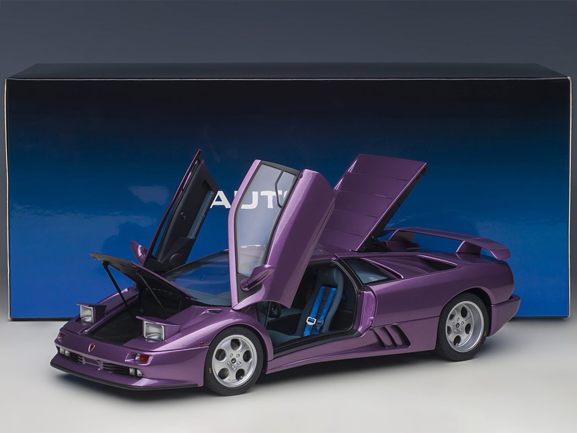 Lamborghini Diablo SE30 Viola Purple Metallic 1/18 Model Car by Autoart