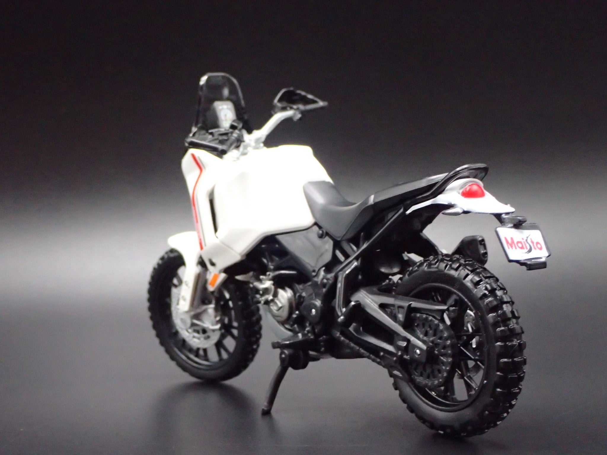 Open Box DUCATI DESERTX BIKE MOTORCYCLE WHITE 1/18 SCALE DIORAMA DIECAST MODEL BIKE