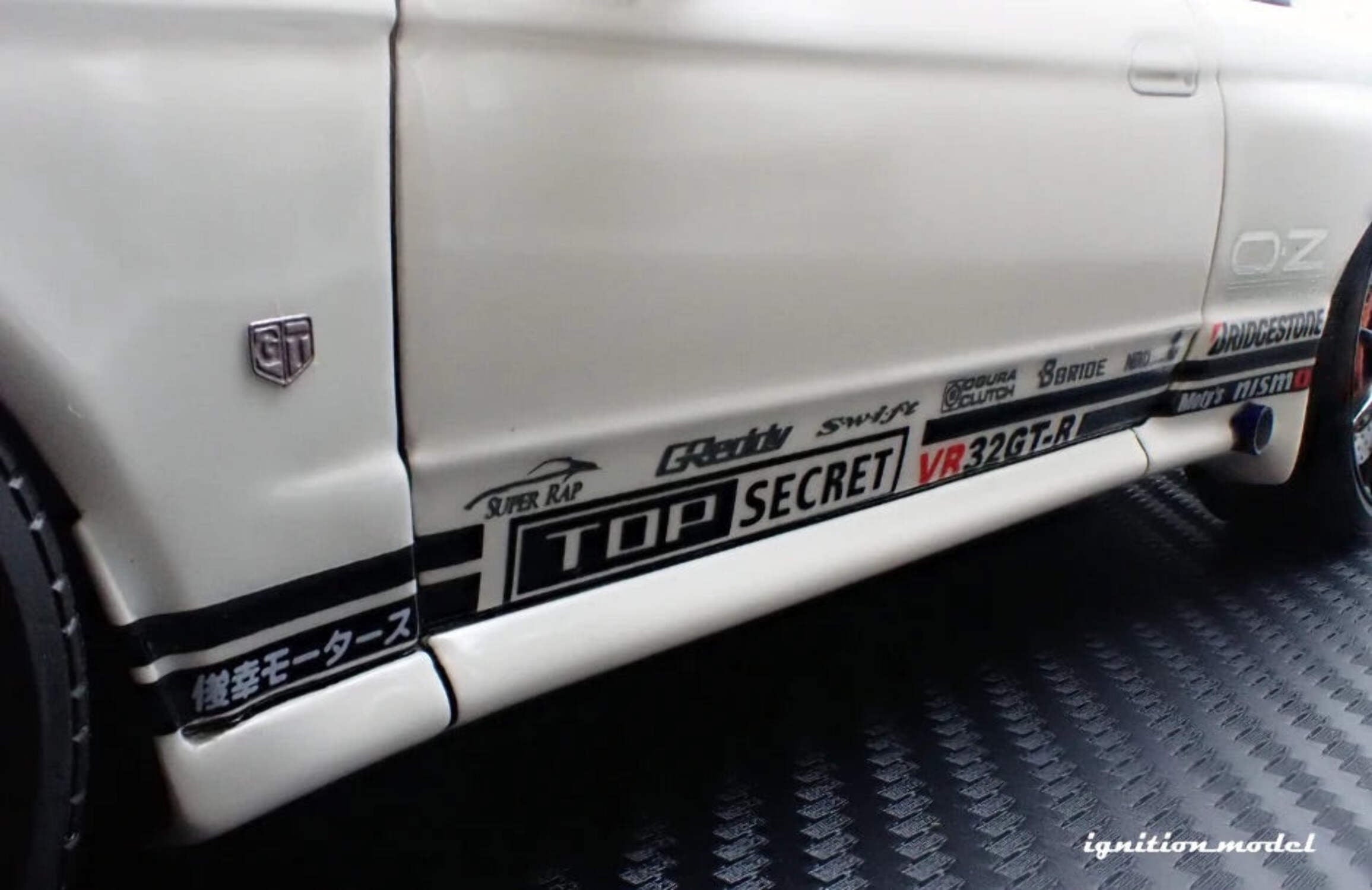 Ignition-Model Nissan Skyline GT-R R32 (VR32) Top Secret RHD White 1:18