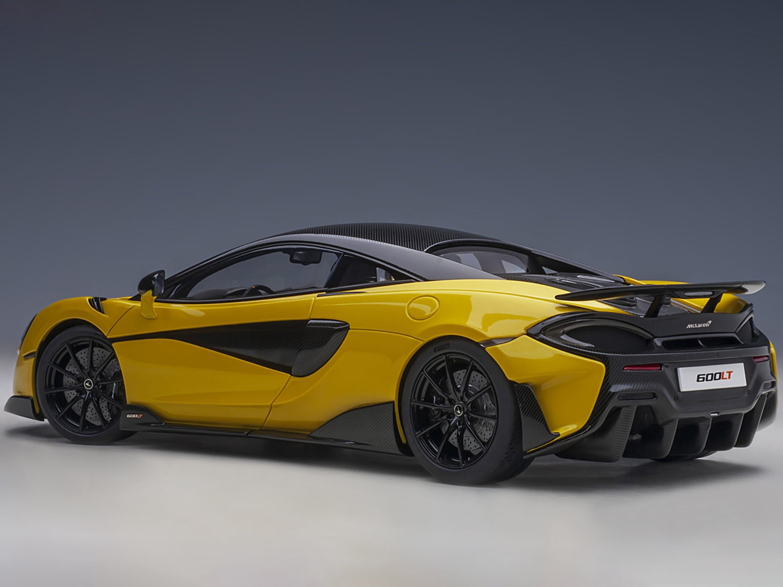 McLaren 600LT Sicilian Yellow and Carbon 1/18 Model Car by Autoart