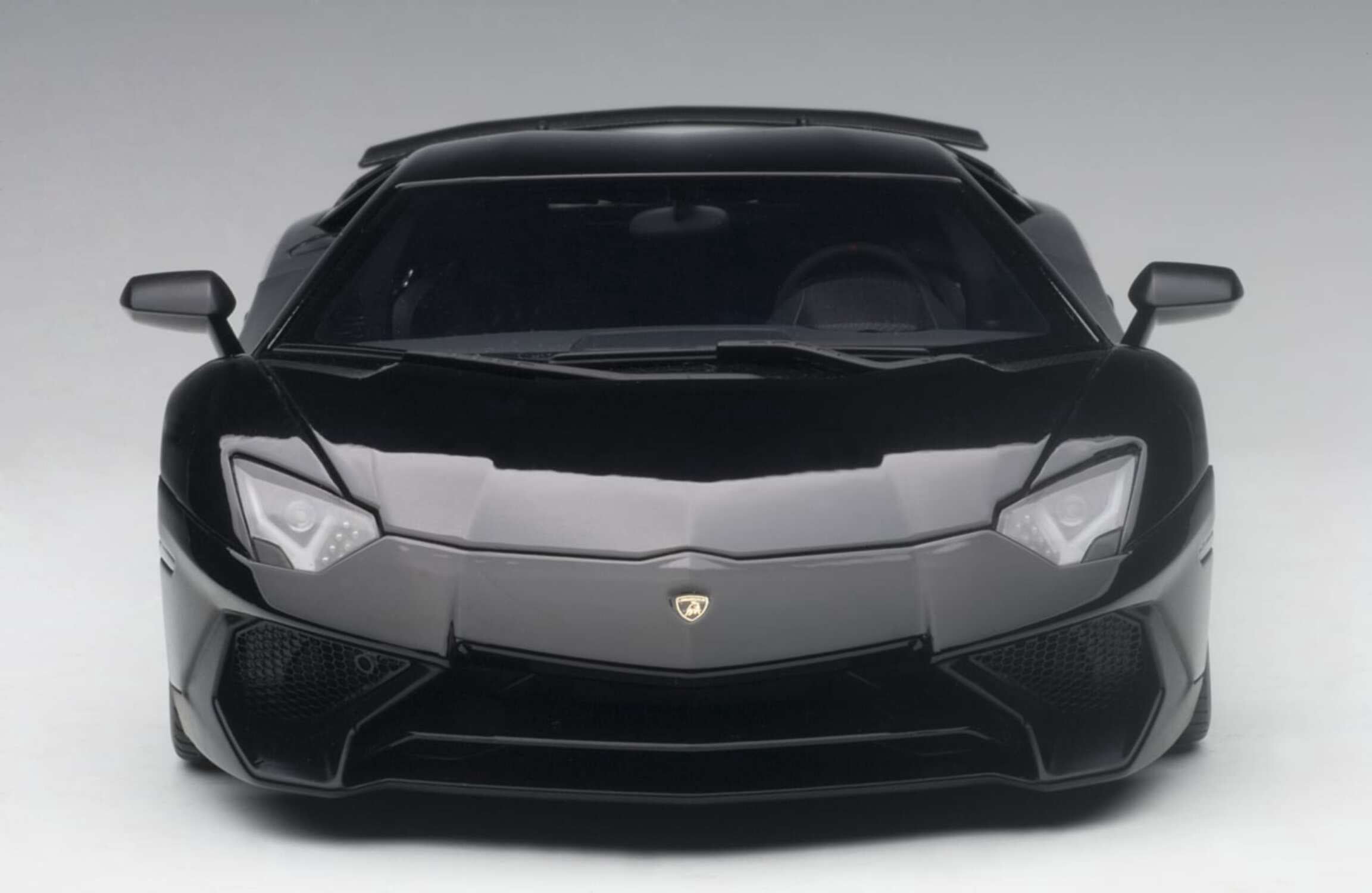 Autoart 74556 Lamborghini Aventador LP750-4 SV Nero Aldebaran-Gloss Black 1-18 Scale Model Car