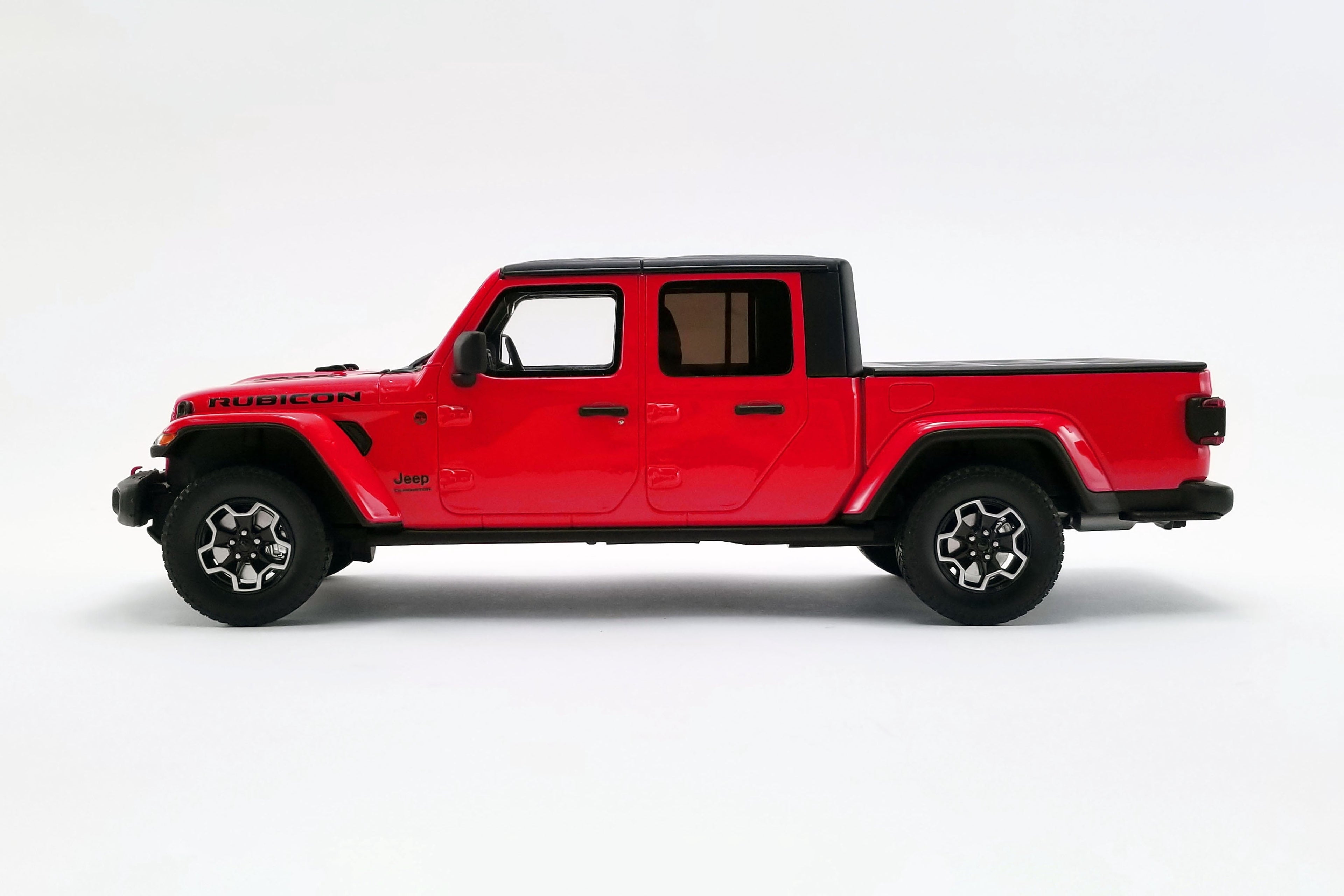 2019 Jeep Gladiator Rubicon Pickup Truck, Firecracker Red - GT Spirit US024 - 1/18 scale Resin Model Toy Car
