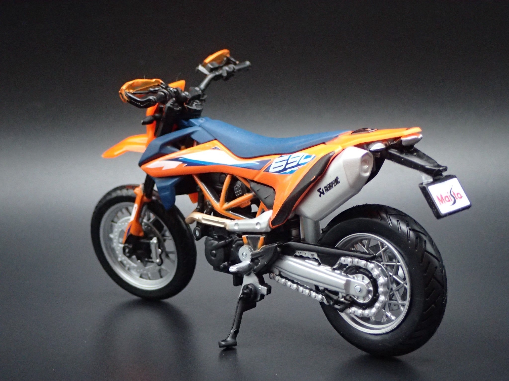 Open Box KTM 690 SMCR DIRT BIKE MOTORCYCLE ORANGE 1/18 SCALE DIORAMA DIECAST MODEL BIKE
