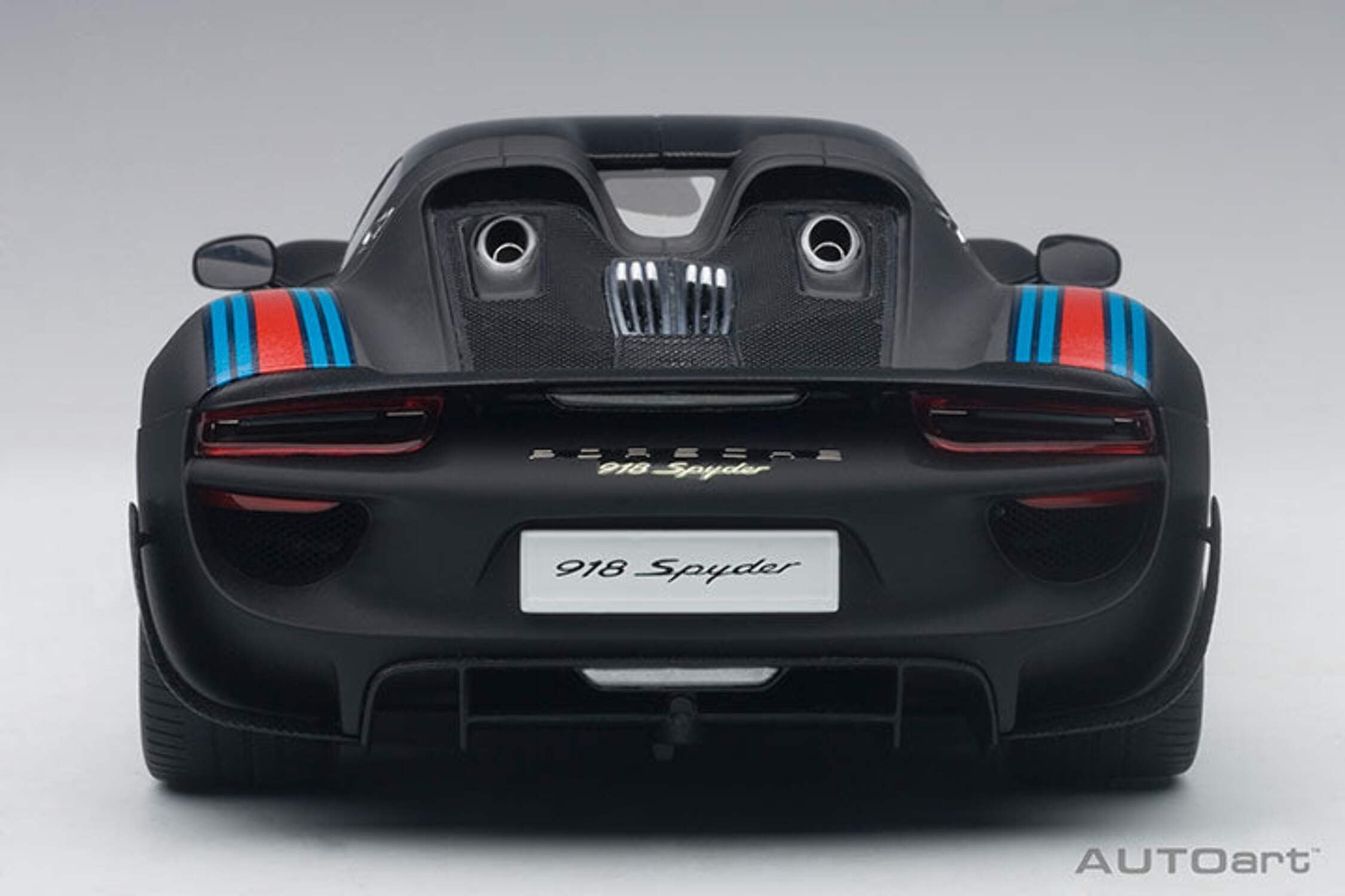 Autoart 77929 No.15 Porsche 918 Spyder Weissach Black-Martini Livery 1-18 Scale Model Car