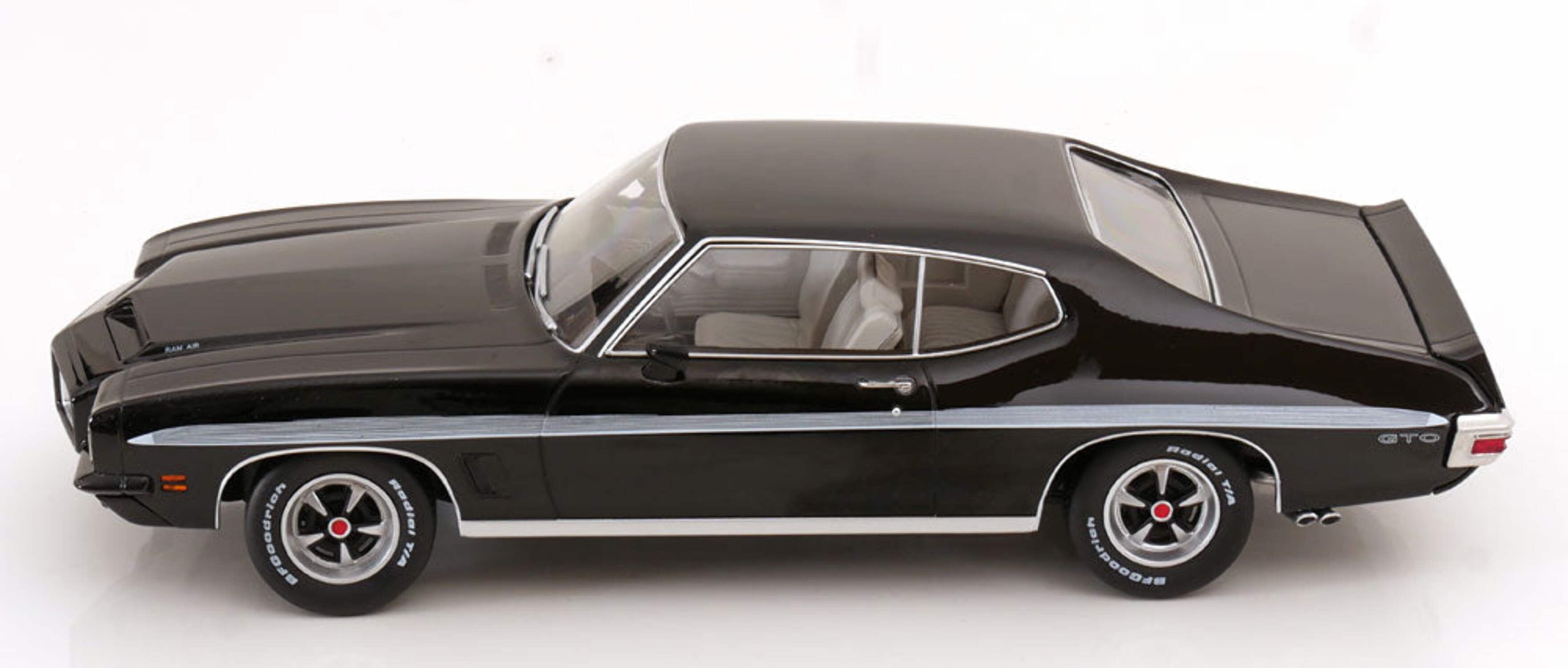KK Scale 1972 Pontiac LeMans GTO Black 1:18
