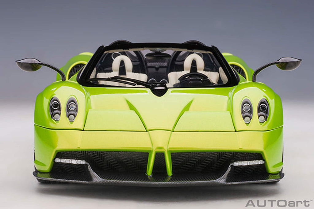 Pagani Huayra Roadster Verde Firenze Green Metallic and Carbon with Luggage Set 1/18 Model Car by Autoart