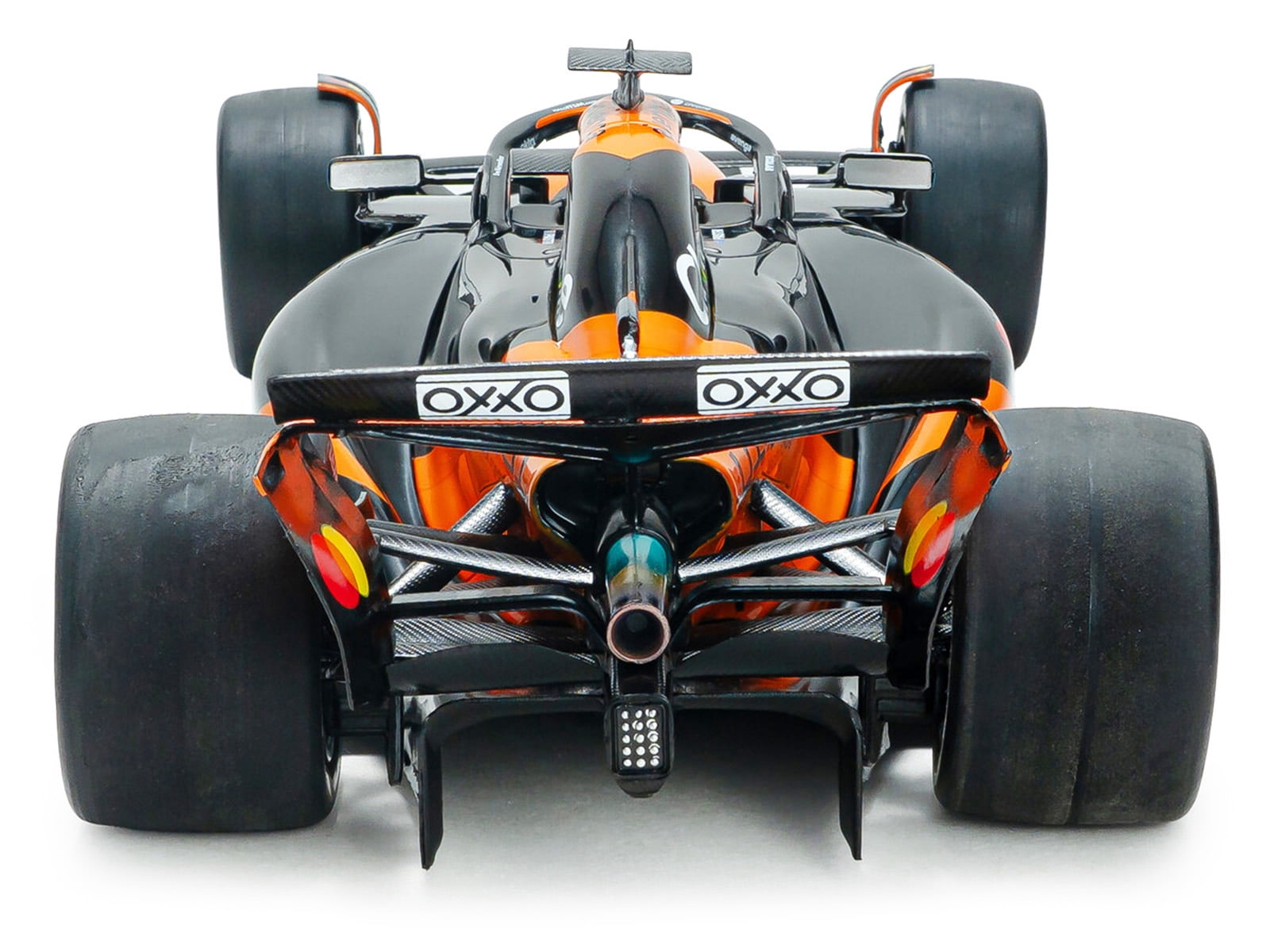 McLaren MCL39 #81 Oscar Piastri "OKX" Winner F1 "Chinese GP" (2025) "Competition" Series 1/18 Diecast Model Car by Solido