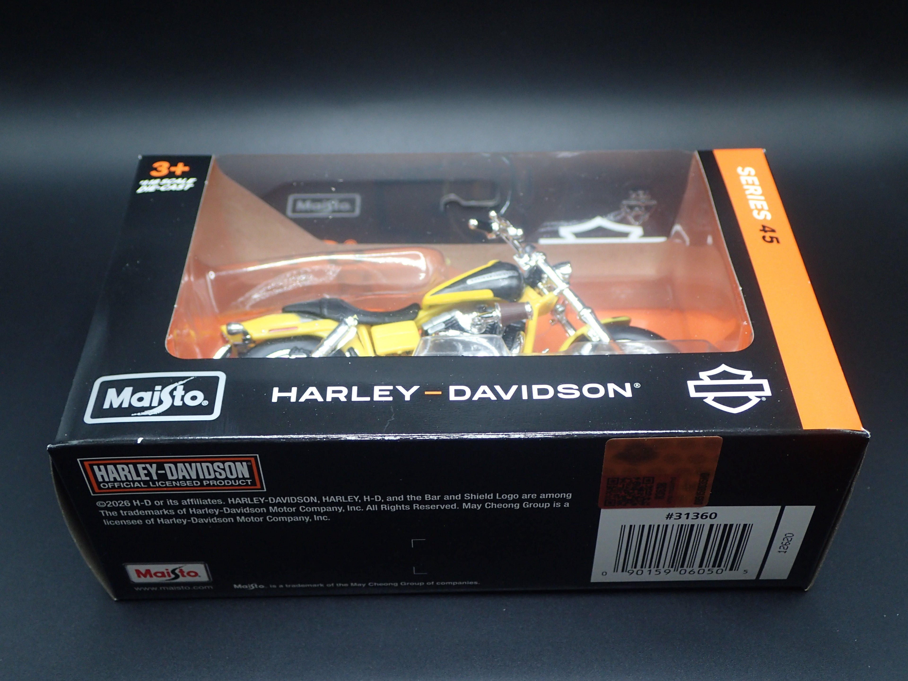 2009 09 FXDFSE CVO FAT BOB HARLEY DAVIDSON MOTORCYCLE MAISTO SERIES 45 1/18 BIKE