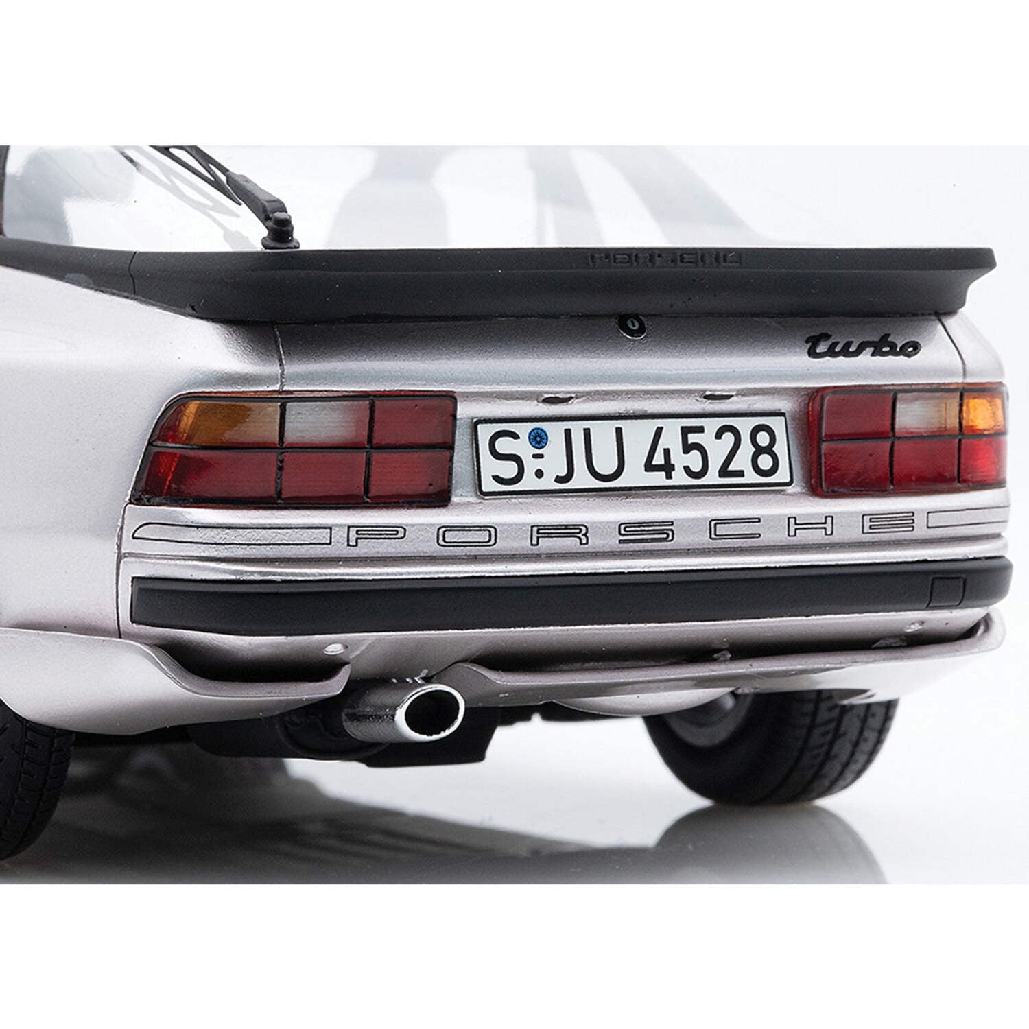 Schuco Porsche 944 Turbo Cup (Turbo S) Street Car Silver Metallic 1:18 Resin