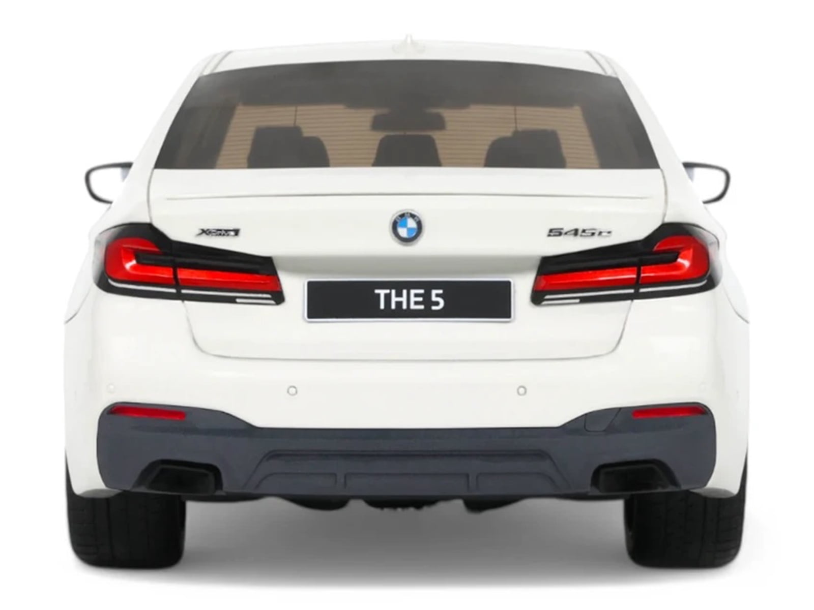 2023 BMW 545e xDrive M Sport Alpine White 1/18 Model Car by GT Spirit