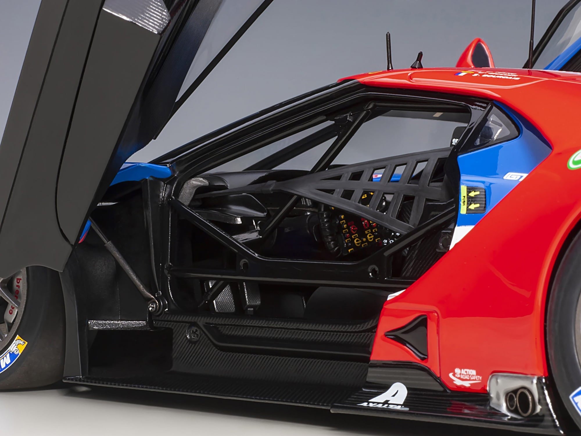 Ford GT #68 Sebastien Bourdais - Joey Hand - Dirk Muller 24H of Le Mans (2019) 1/18 Model Car by Autoart