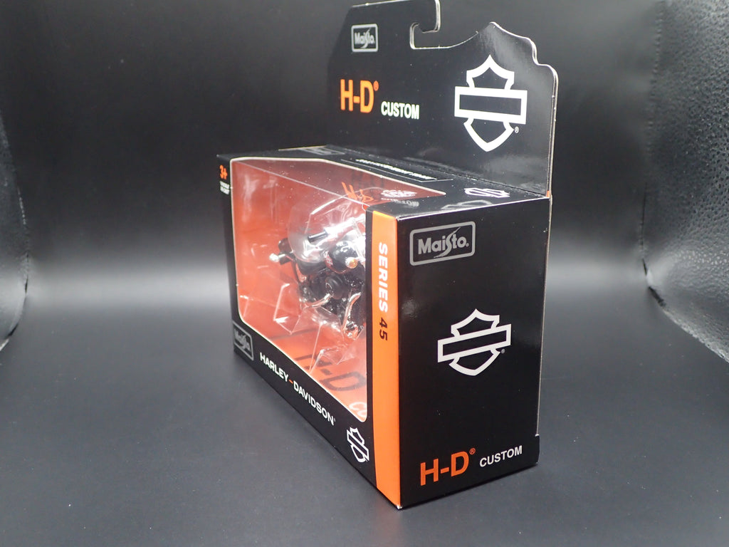 2002 02 FXSTB NIGHT TRAIN HARLEY DAVIDSON MOTORCYCLE MAISTO SERIES 45 1:18 MODEL