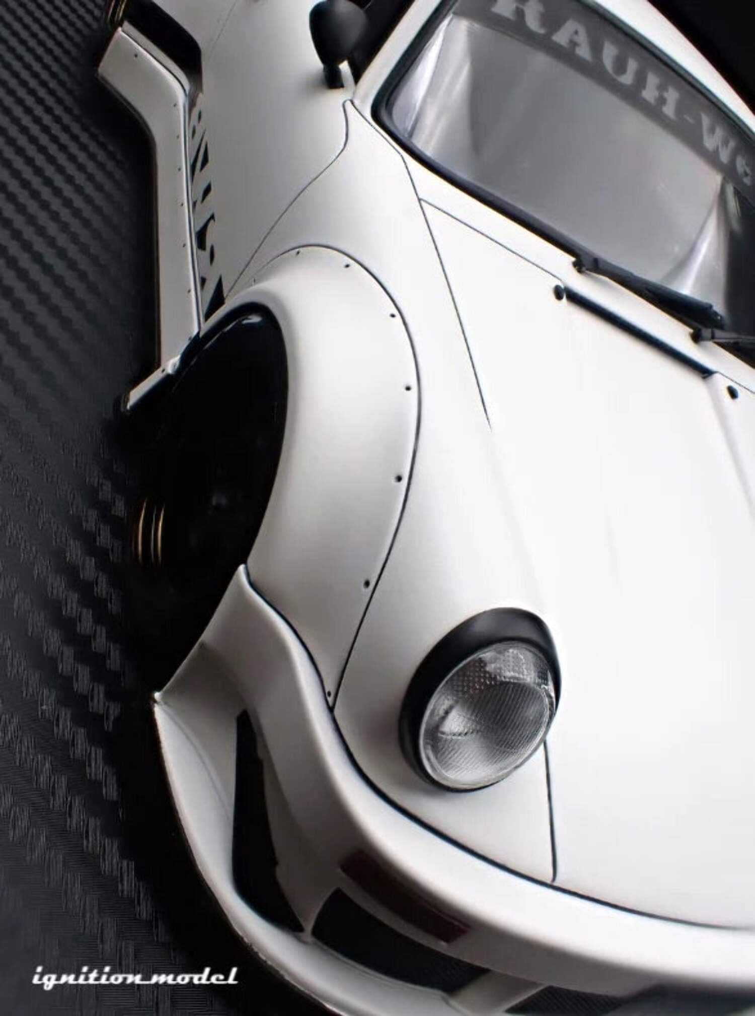 Ignition-Model Porsche 911 RWB 930 Matte White w/ Work S1 Wheels 1:18