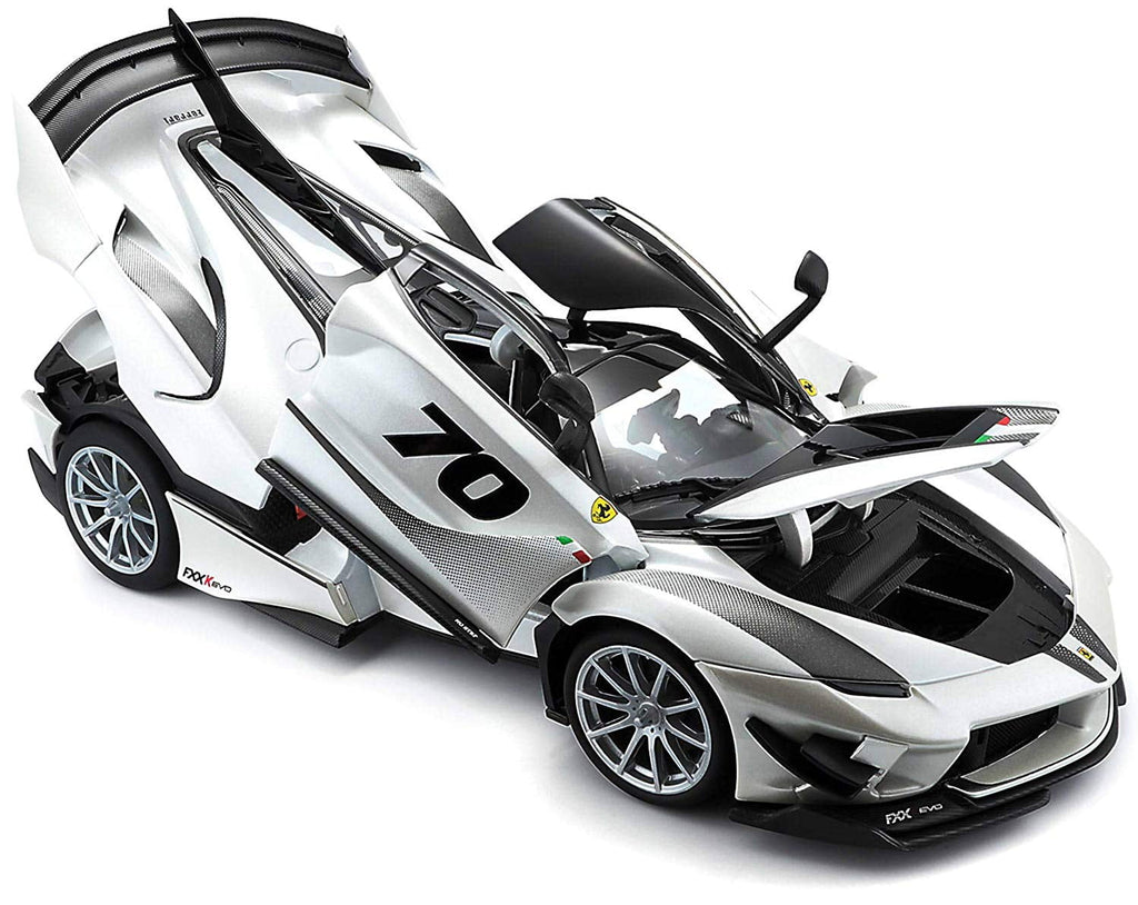 Ferrari FXX-K Evo #70 White 1/18 Diecast Model Car by Bburago