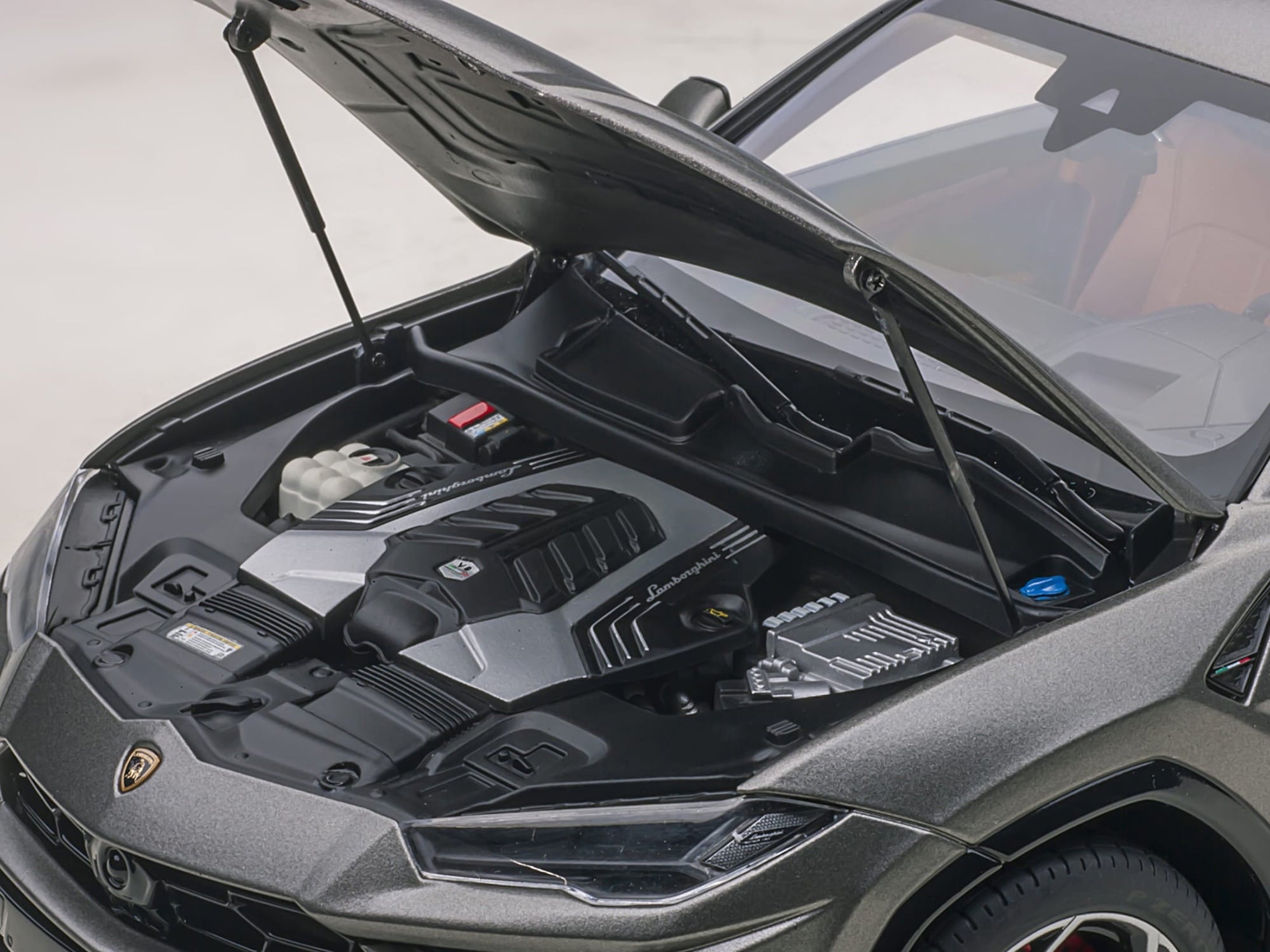 Lamborghini Urus Grigio Lynx Gray Metallic 1/18 Model Car by Autoart